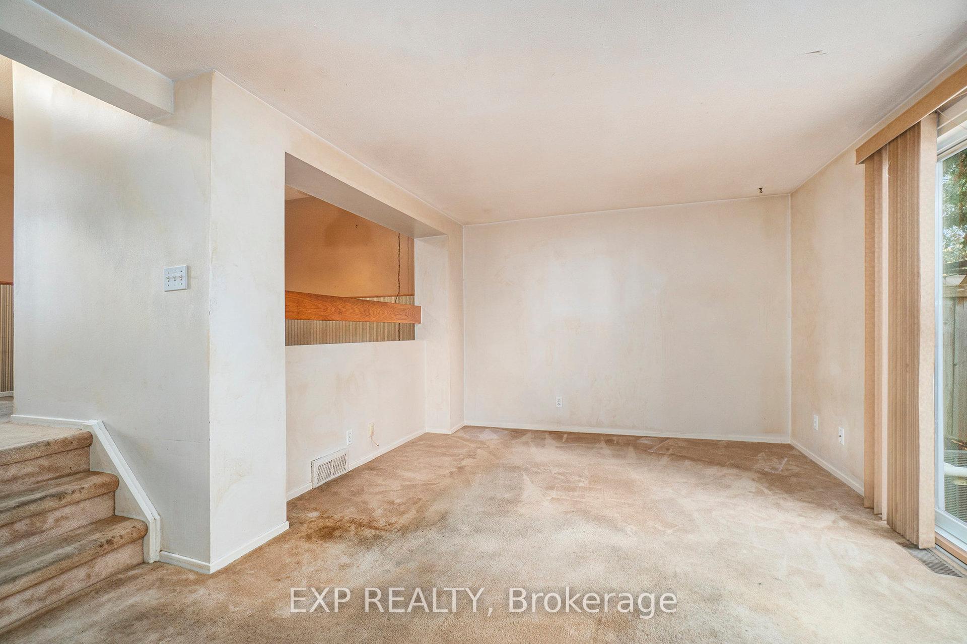 Photo 5 of Unit C, 1699C Lamoureux Drive, Ottawa, Queenswood Heights South — HOMEH