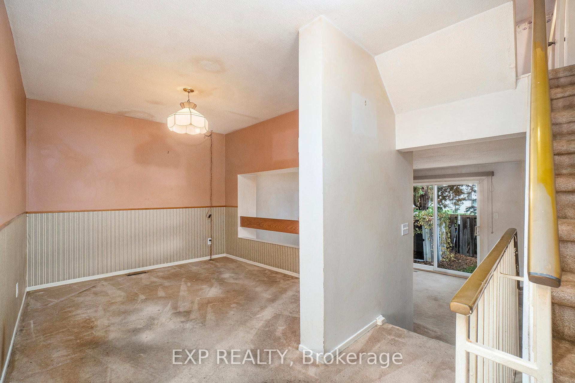 Photo 7 of Unit C, 1699C Lamoureux Drive, Ottawa, Queenswood Heights South — HOMEH