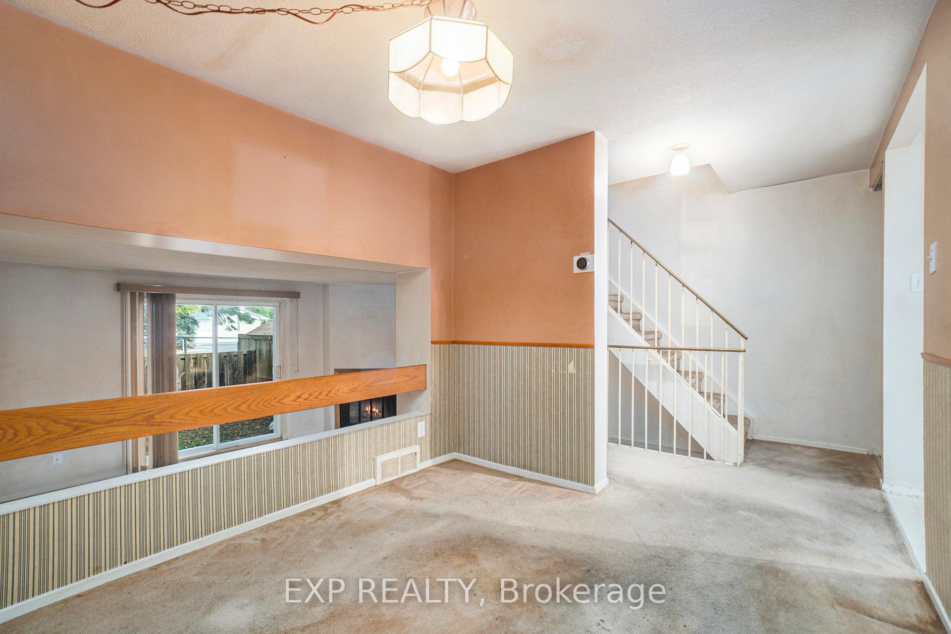 Photo 8 of Unit C, 1699C Lamoureux Drive, Ottawa, Queenswood Heights South — HOMEH