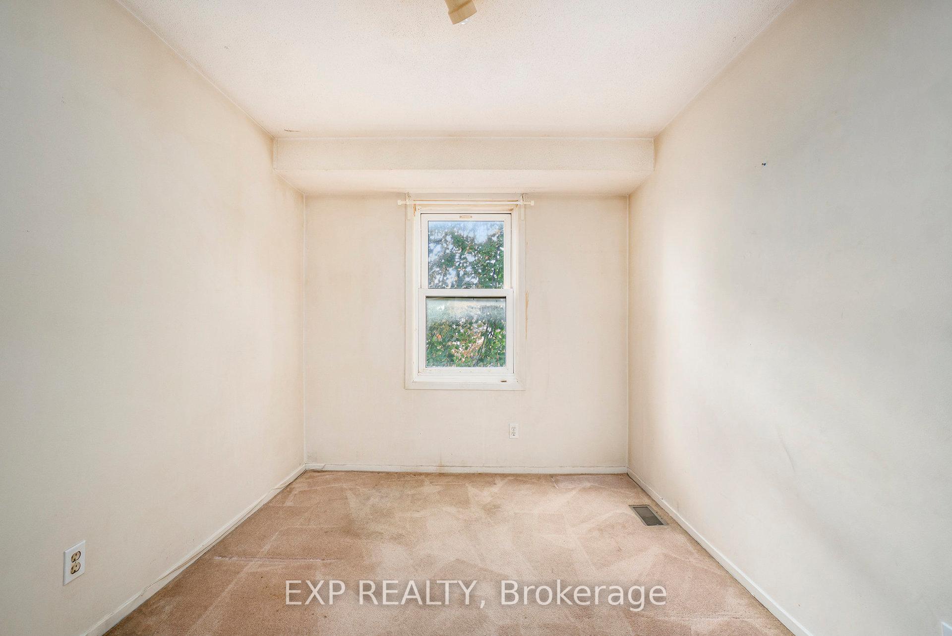 Photo 16 of Unit C, 1699C Lamoureux Drive, Ottawa, Queenswood Heights South — HOMEH