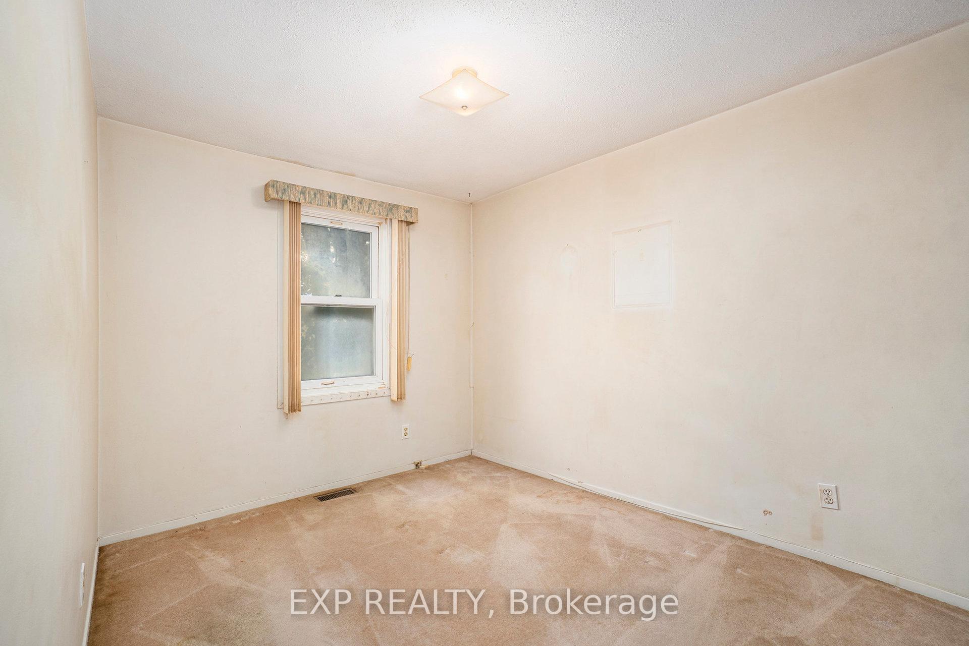 Photo 17 of Unit C, 1699C Lamoureux Drive, Ottawa, Queenswood Heights South — HOMEH