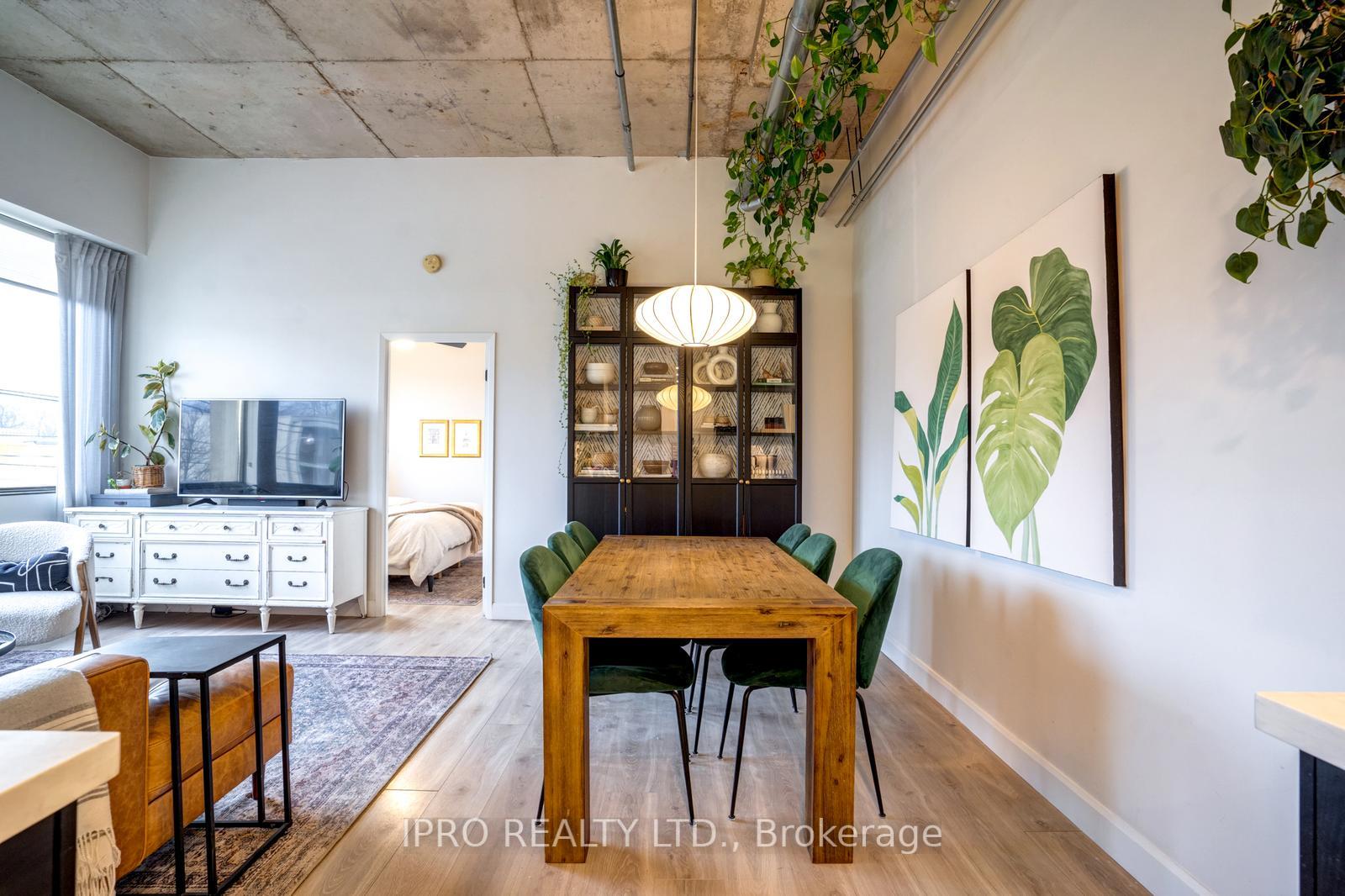 Photo 3 of Unit 211, 300 Coxwell Avenue, Toronto, Greenwood-Coxwell — HOMEH