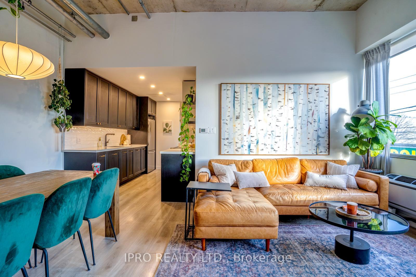 Photo 6 of Unit 211, 300 Coxwell Avenue, Toronto, Greenwood-Coxwell — HOMEH
