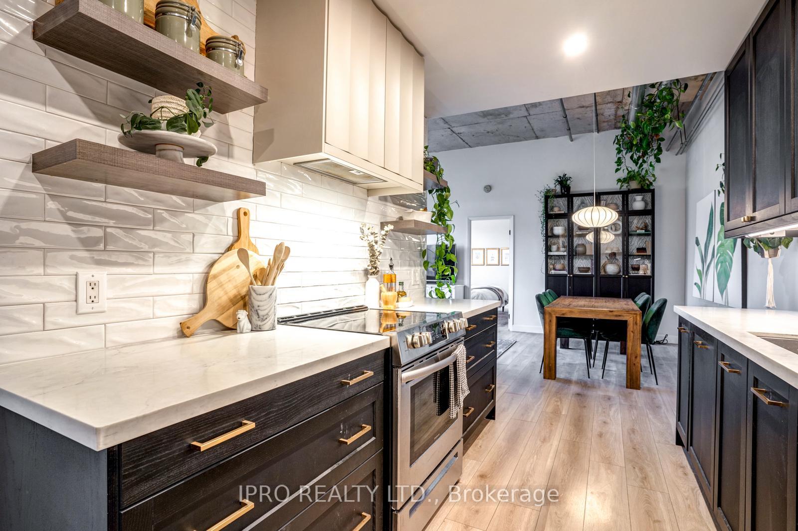 Photo 9 of Unit 211, 300 Coxwell Avenue, Toronto, Greenwood-Coxwell — HOMEH