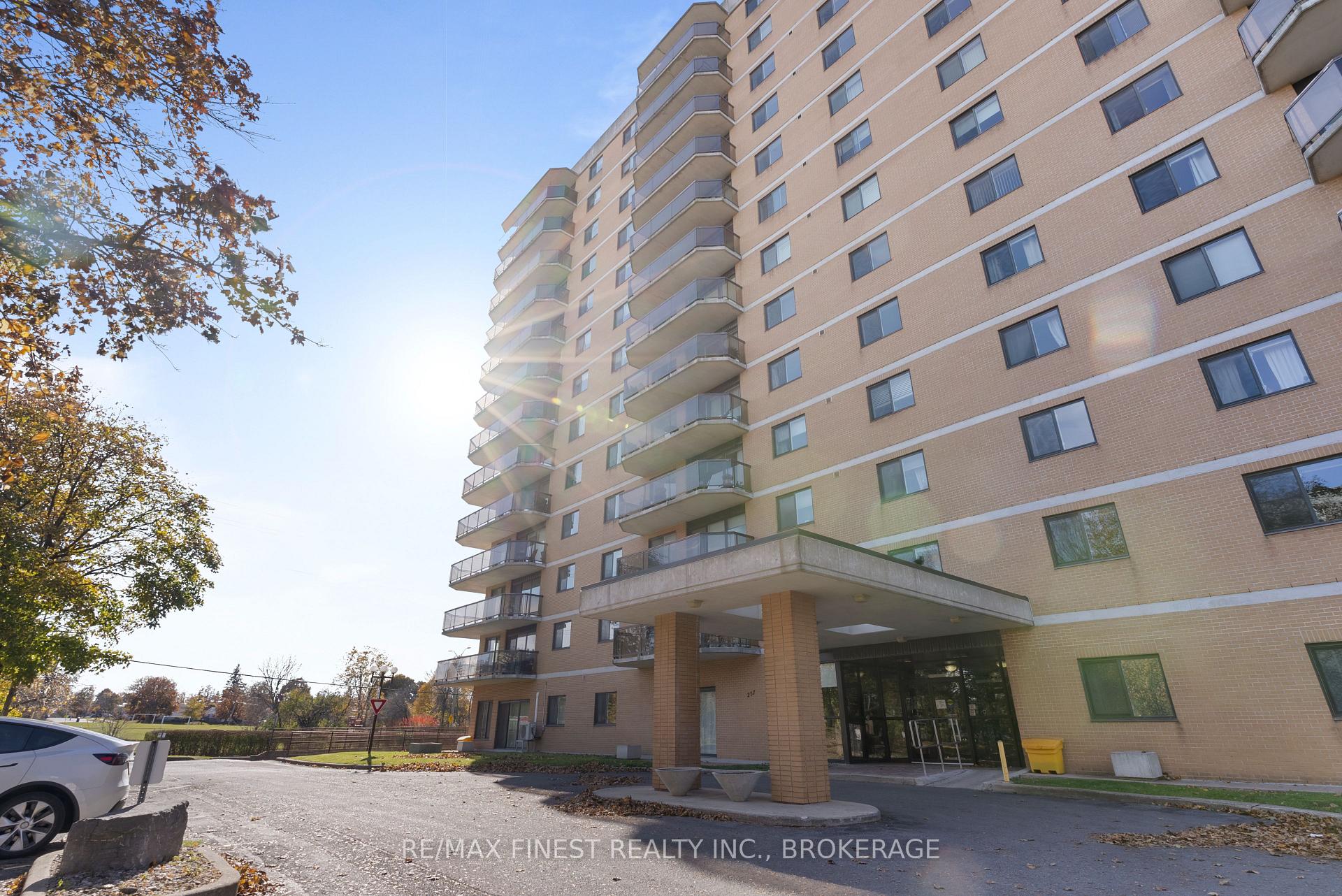 Photo 2 of Unit 304, 257 Bath Road, Kingston, West of Sir John A. Blvd — HOMEH
