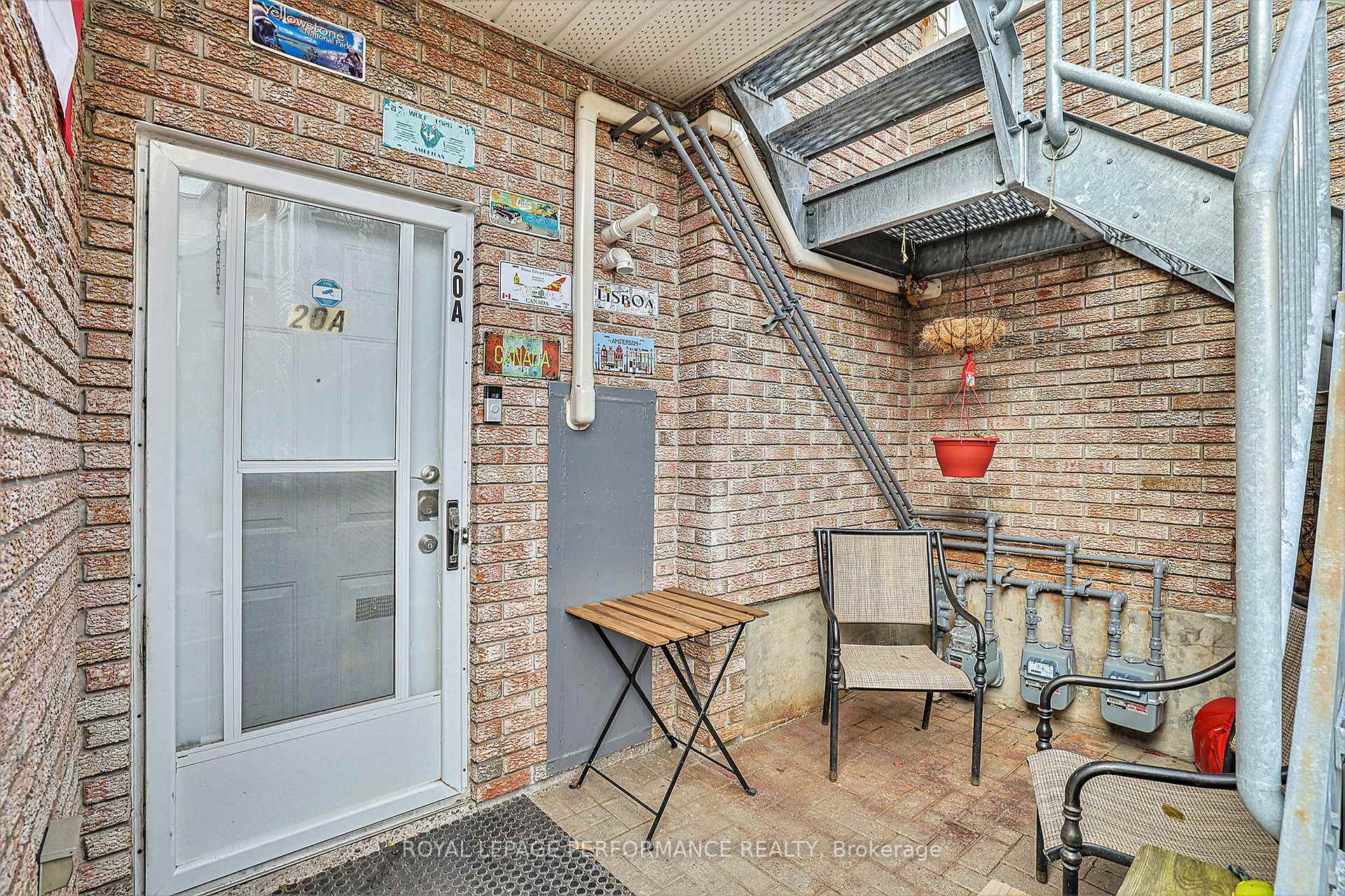 Photo 2 of Unit Unit A, 20 Shehyn Lane, Ottawa, Tanglewood — HOMEH