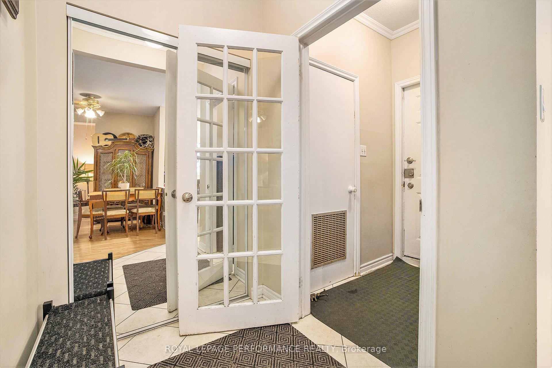 Photo 3 of Unit Unit A, 20 Shehyn Lane, Ottawa, Tanglewood — HOMEH