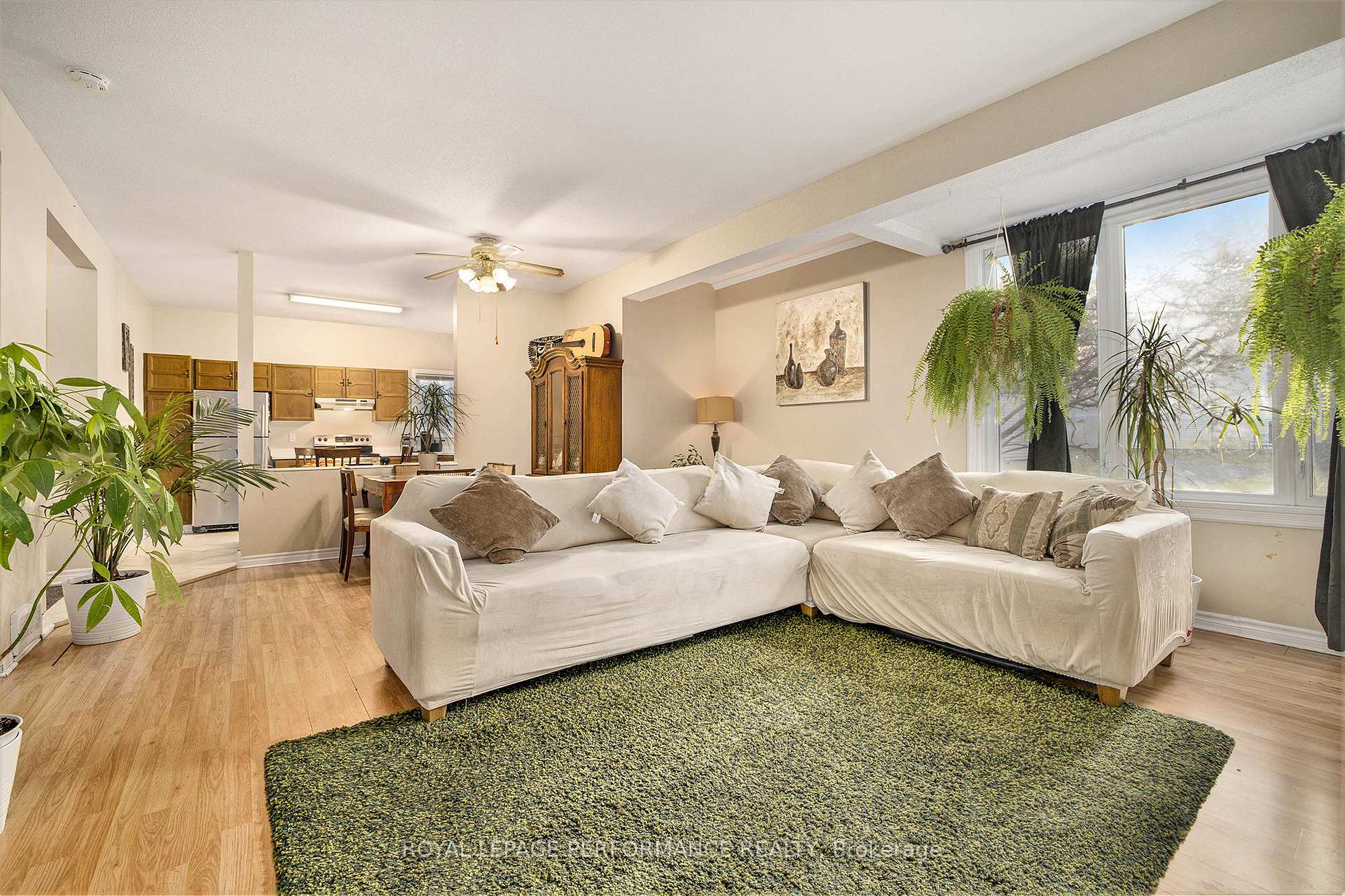 Photo 7 of Unit Unit A, 20 Shehyn Lane, Ottawa, Tanglewood — HOMEH