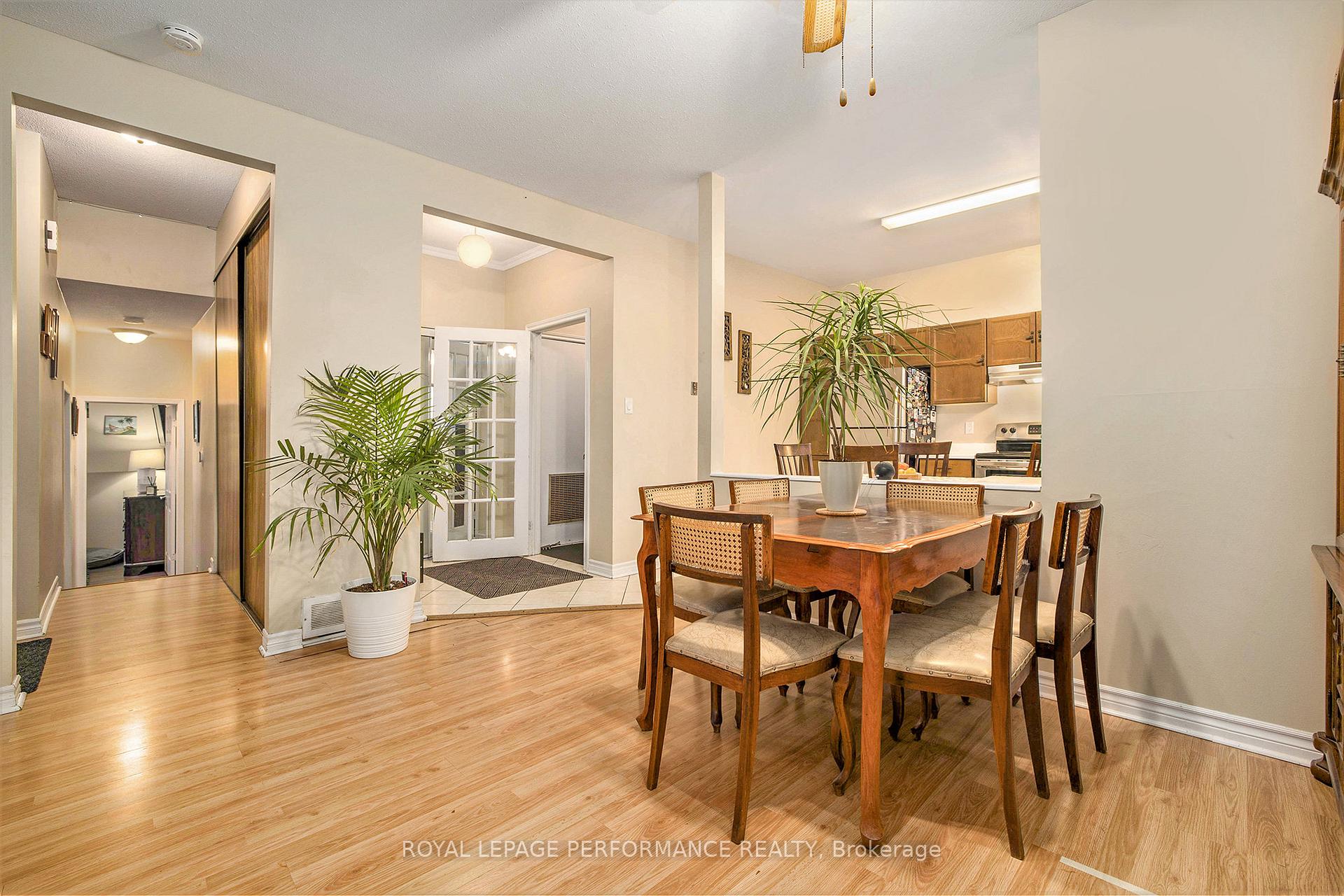 Photo 9 of Unit Unit A, 20 Shehyn Lane, Ottawa, Tanglewood — HOMEH