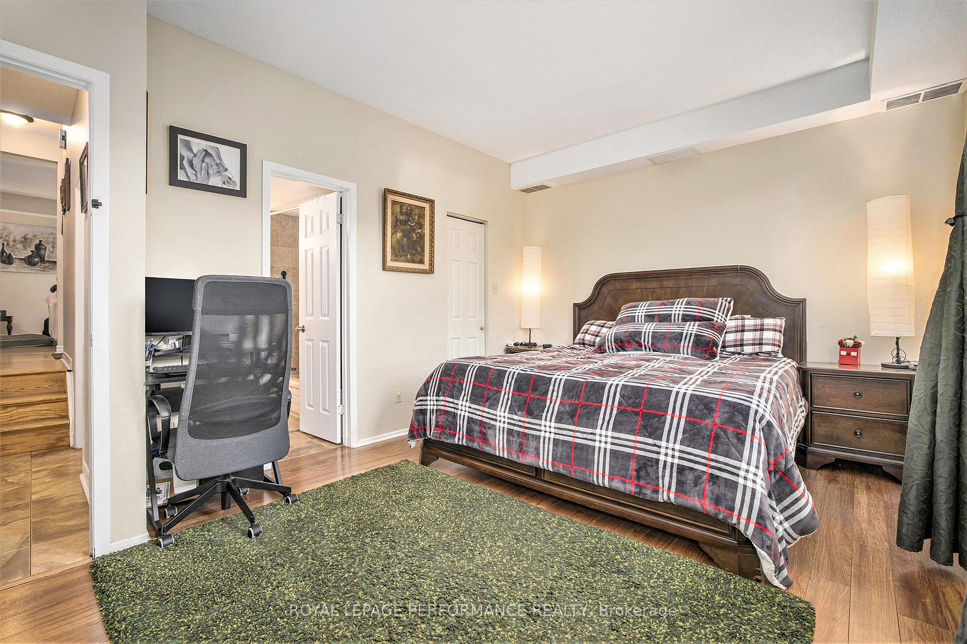 Photo 19 of Unit Unit A, 20 Shehyn Lane, Ottawa, Tanglewood — HOMEH