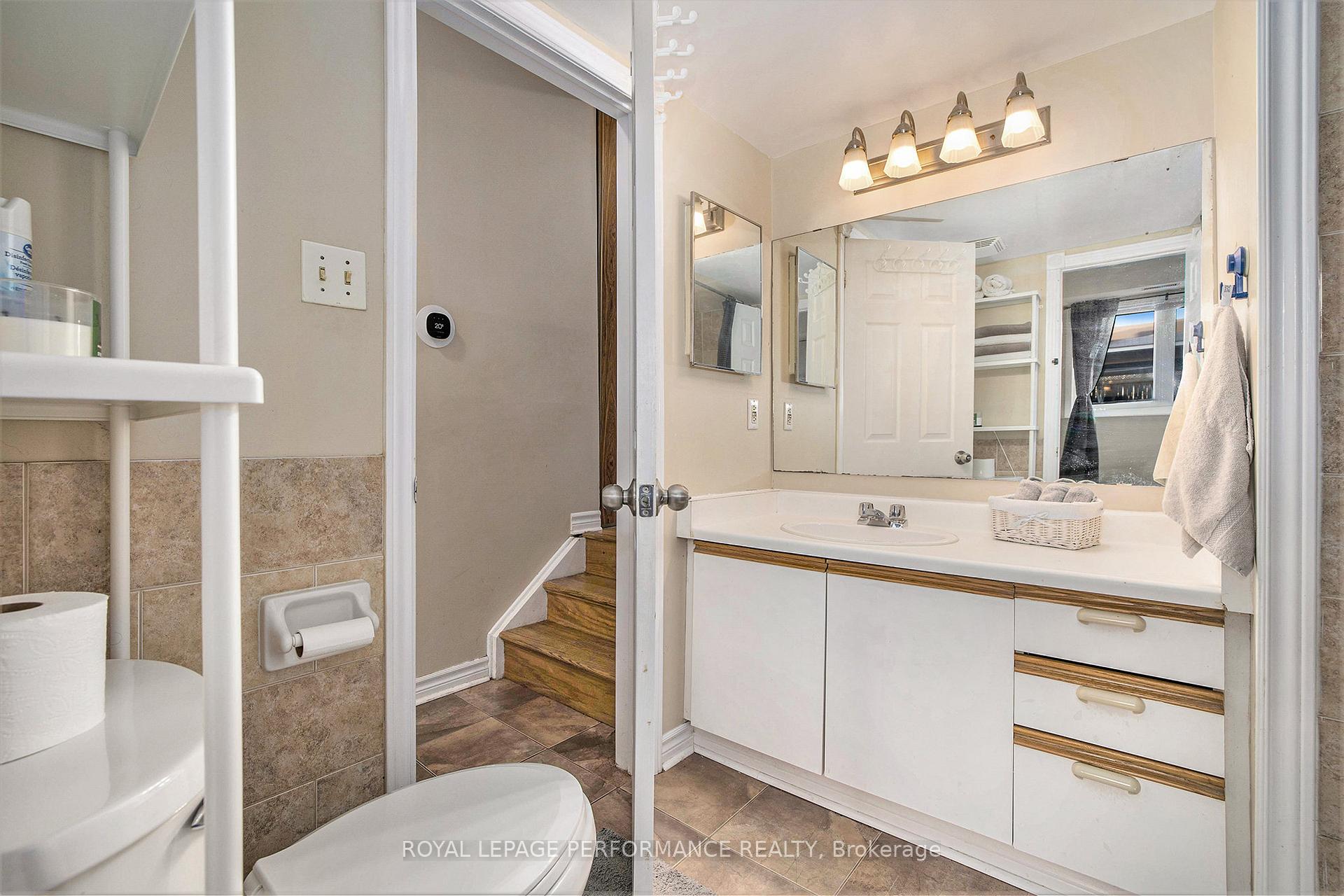 Photo 22 of Unit Unit A, 20 Shehyn Lane, Ottawa, Tanglewood — HOMEH