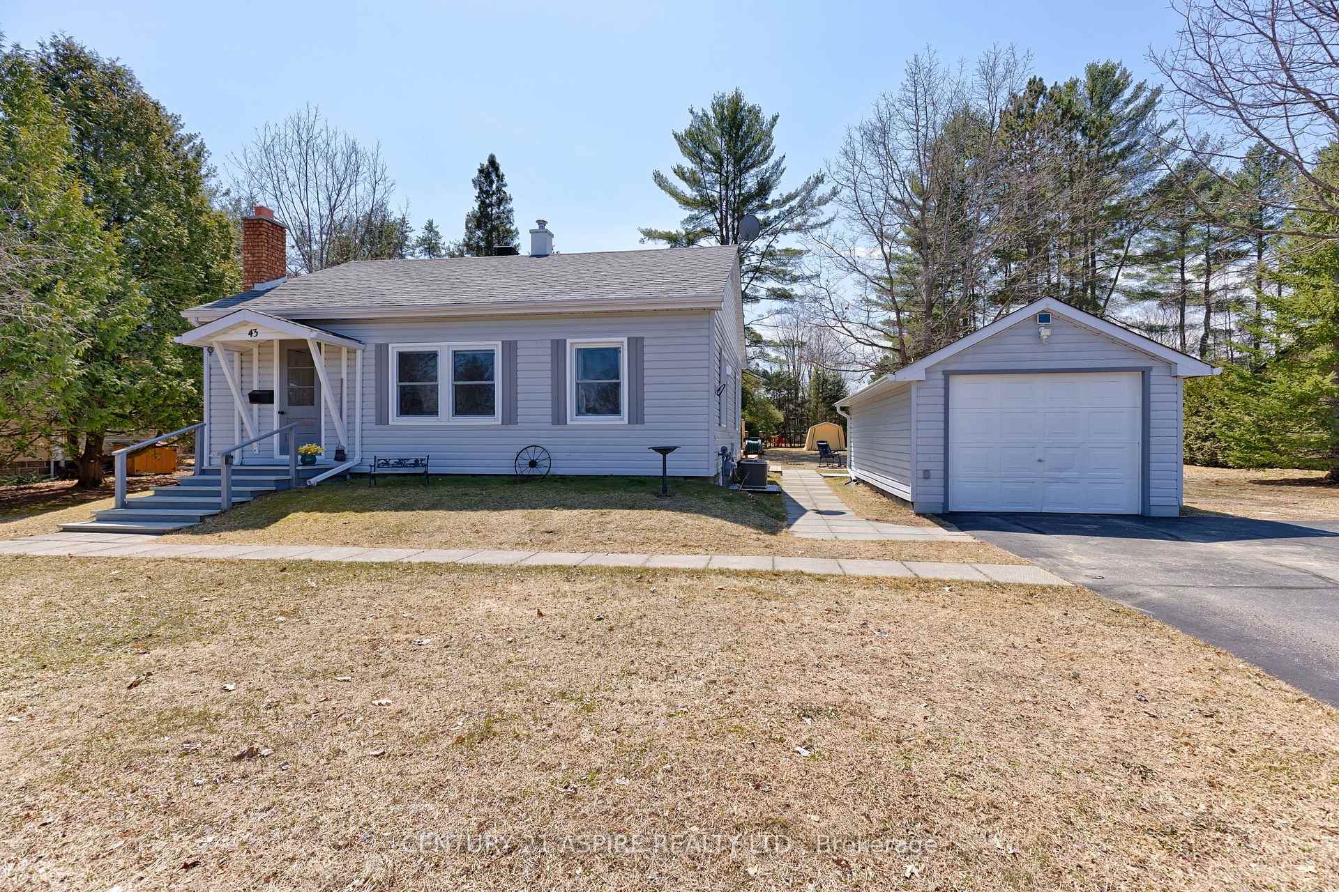 Photo 1 of 43 James Street, Deep River, Deep River — HOMEH