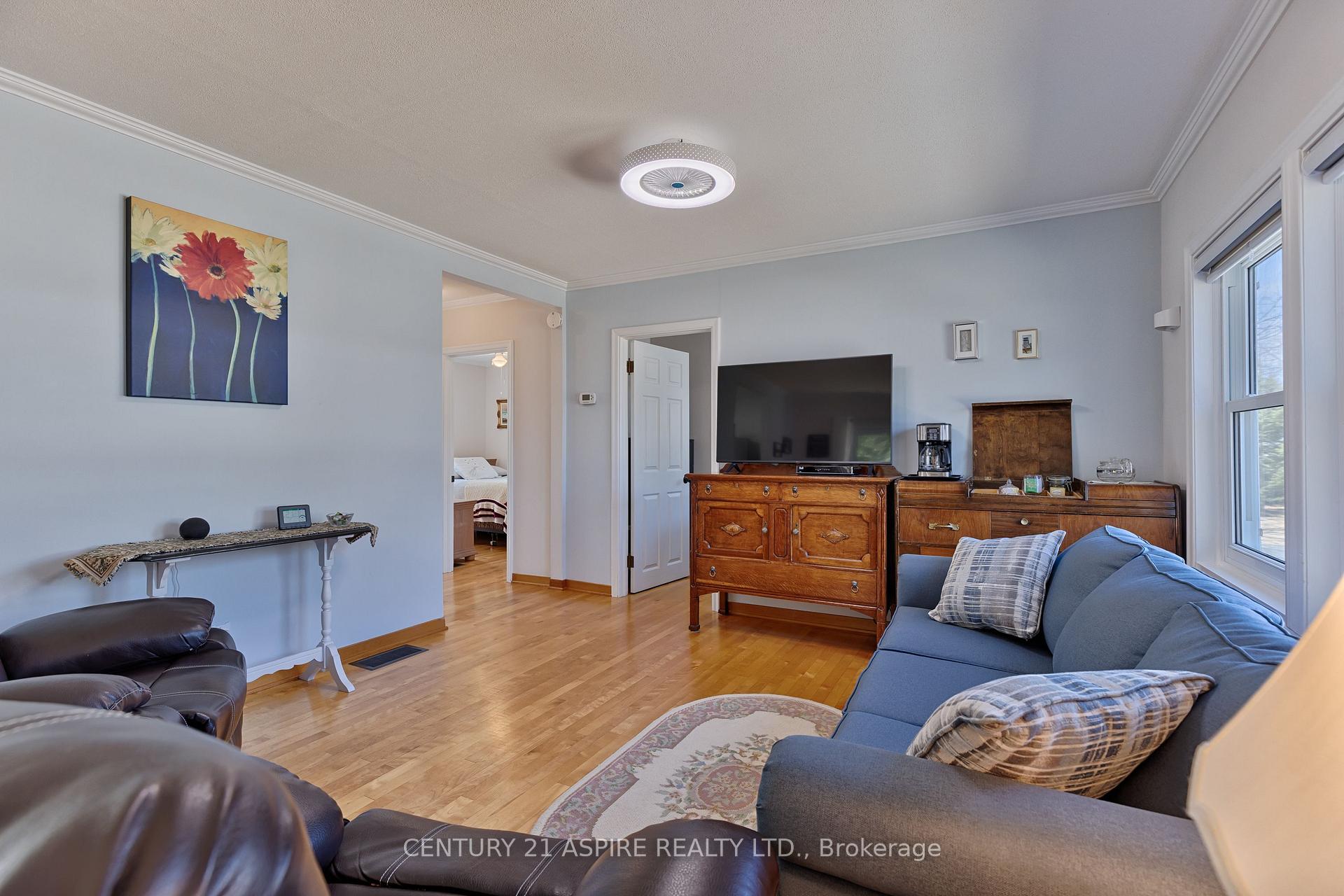 Photo 4 of 43 James Street, Deep River, Deep River — HOMEH
