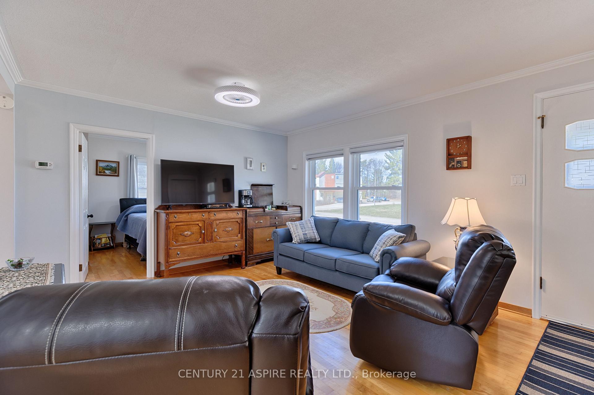 Photo 6 of 43 James Street, Deep River, Deep River — HOMEH