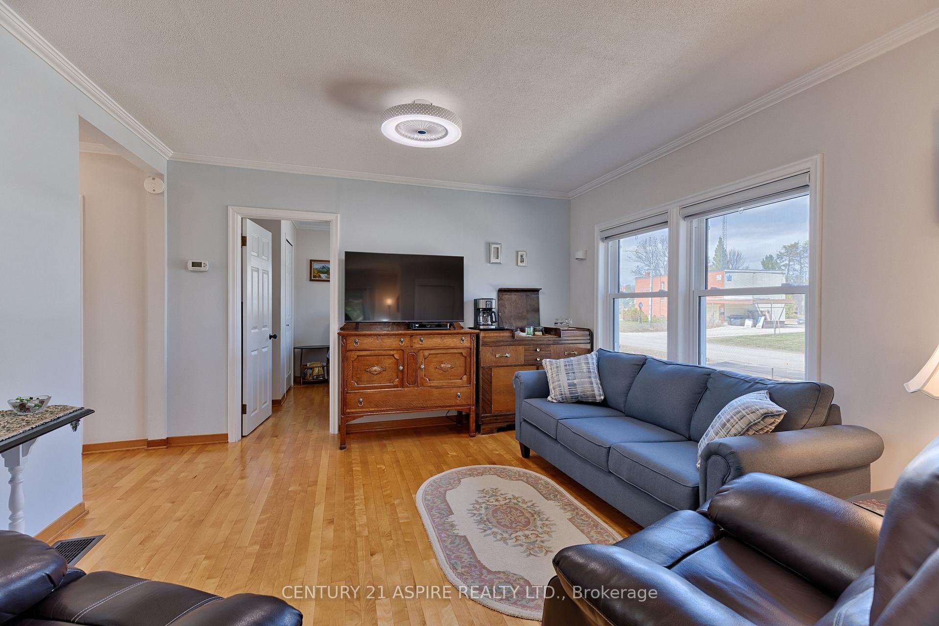 Photo 7 of 43 James Street, Deep River, Deep River — HOMEH