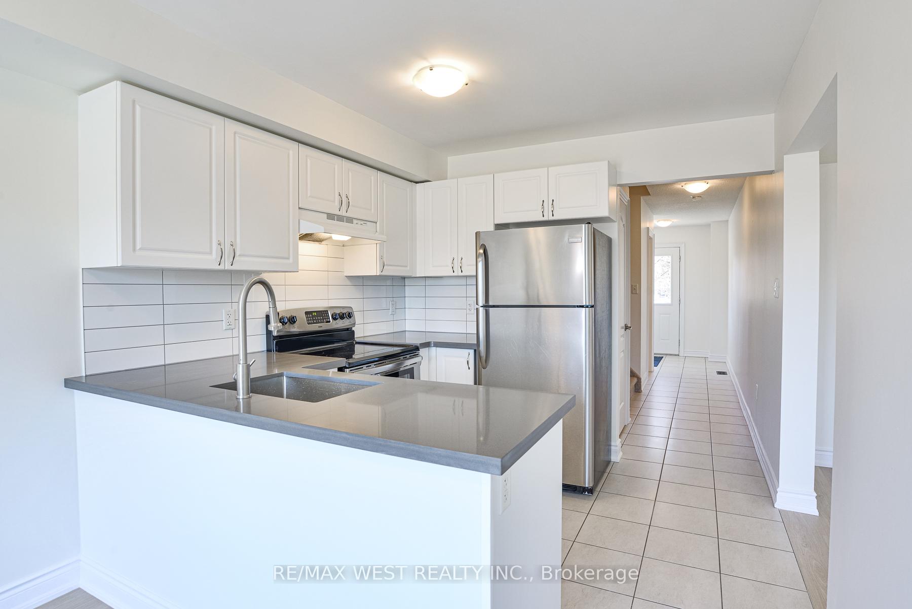 Photo 5 of Unit 3, 39 Madelaine Drive, Barrie, Painswick South — HOMEH