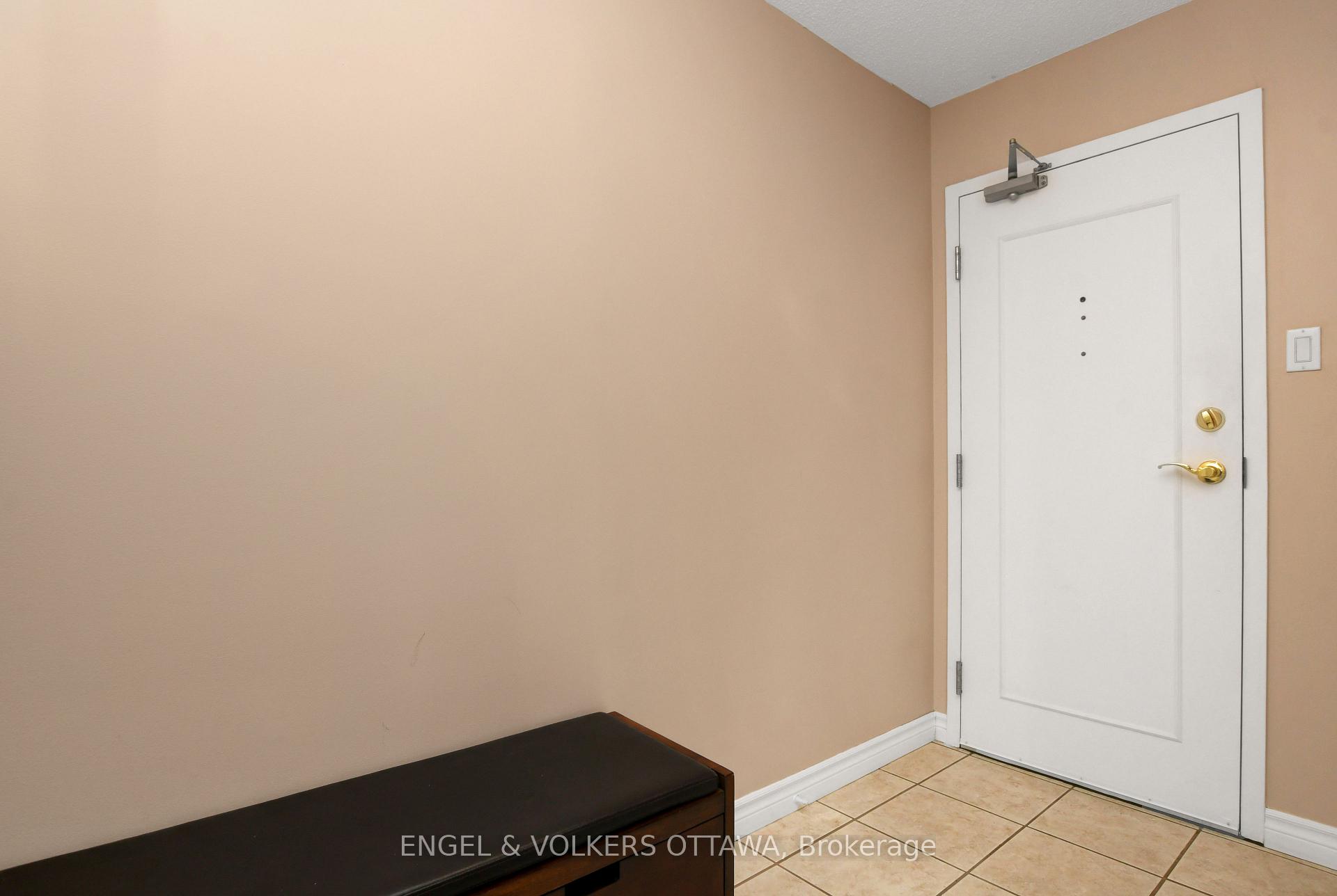 Photo 4 of Unit 2507, 545 St-Laurent Boulevard, Ottawa, Viscount Alexander Park — HOMEH