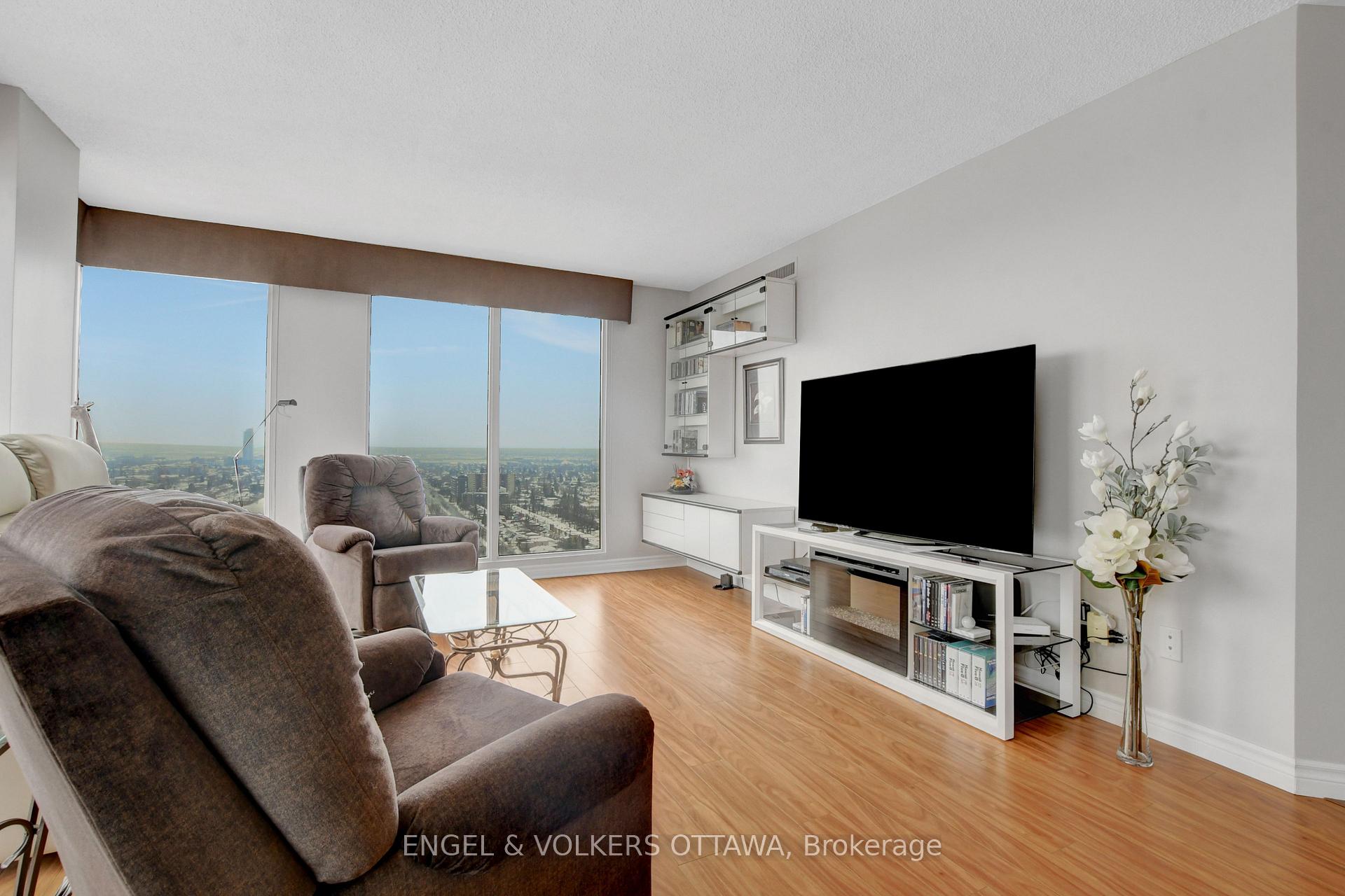 Photo 12 of Unit 2507, 545 St-Laurent Boulevard, Ottawa, Viscount Alexander Park — HOMEH