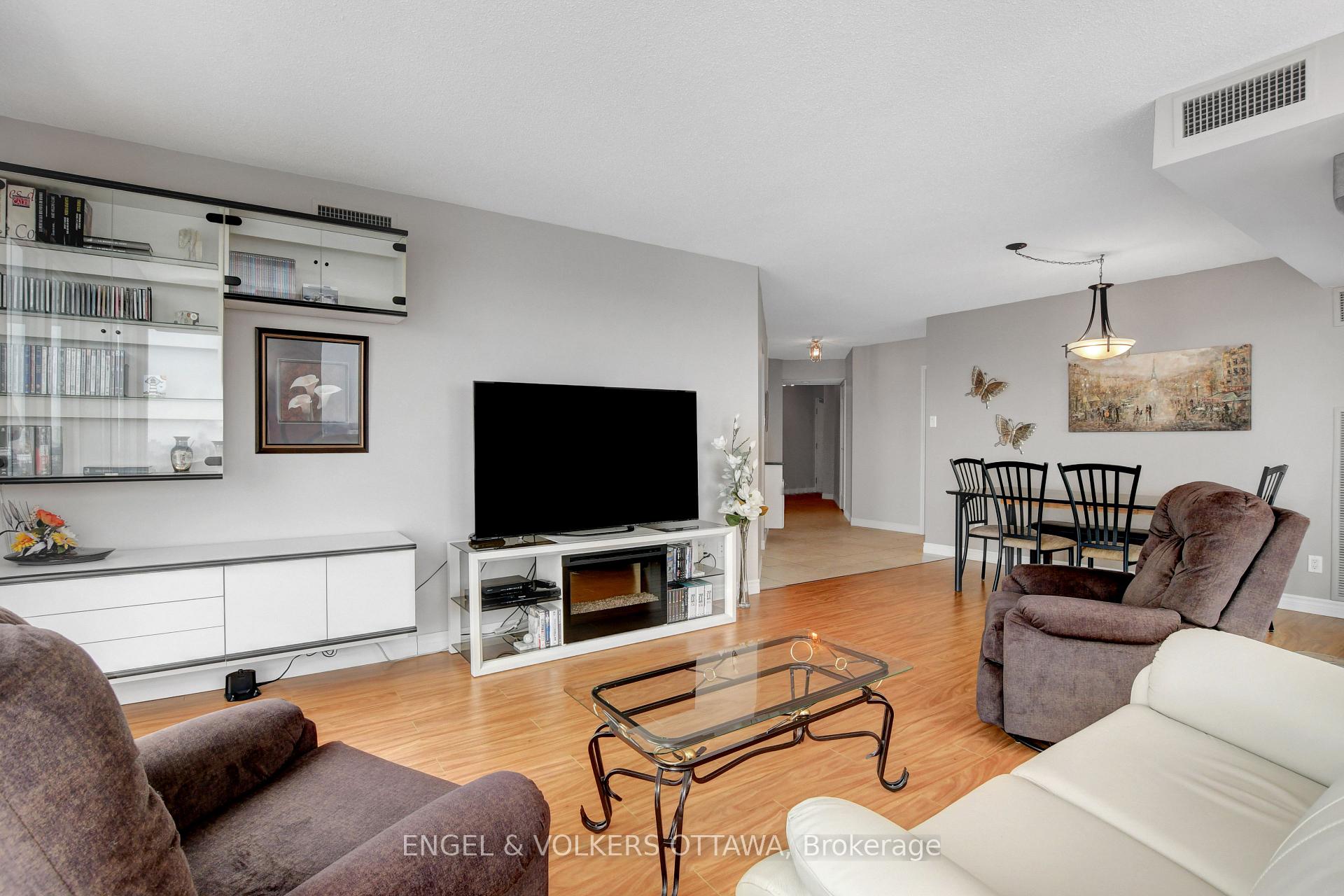 Photo 15 of Unit 2507, 545 St-Laurent Boulevard, Ottawa, Viscount Alexander Park — HOMEH