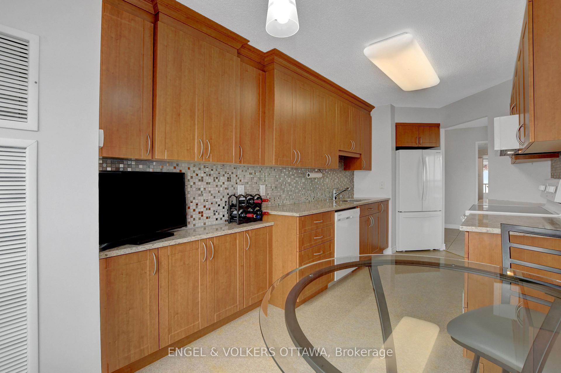 Photo 42 of Unit 2507, 545 St-Laurent Boulevard, Ottawa, Viscount Alexander Park — HOMEH
