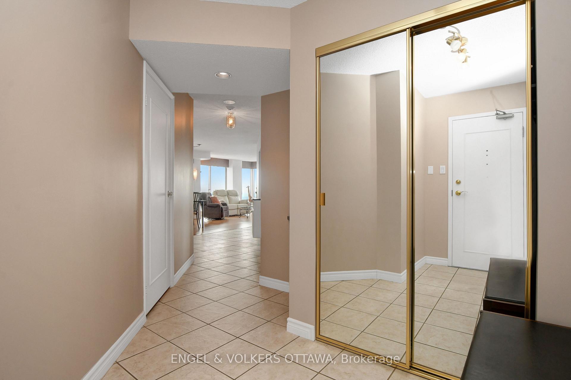 Photo 24 of Unit 2507, 545 St-Laurent Boulevard, Ottawa, Viscount Alexander Park — HOMEH