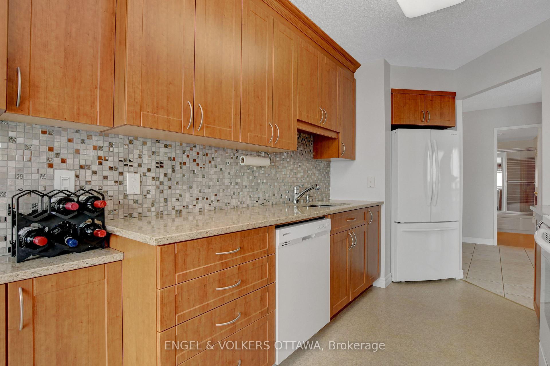 Photo 39 of Unit 2507, 545 St-Laurent Boulevard, Ottawa, Viscount Alexander Park — HOMEH
