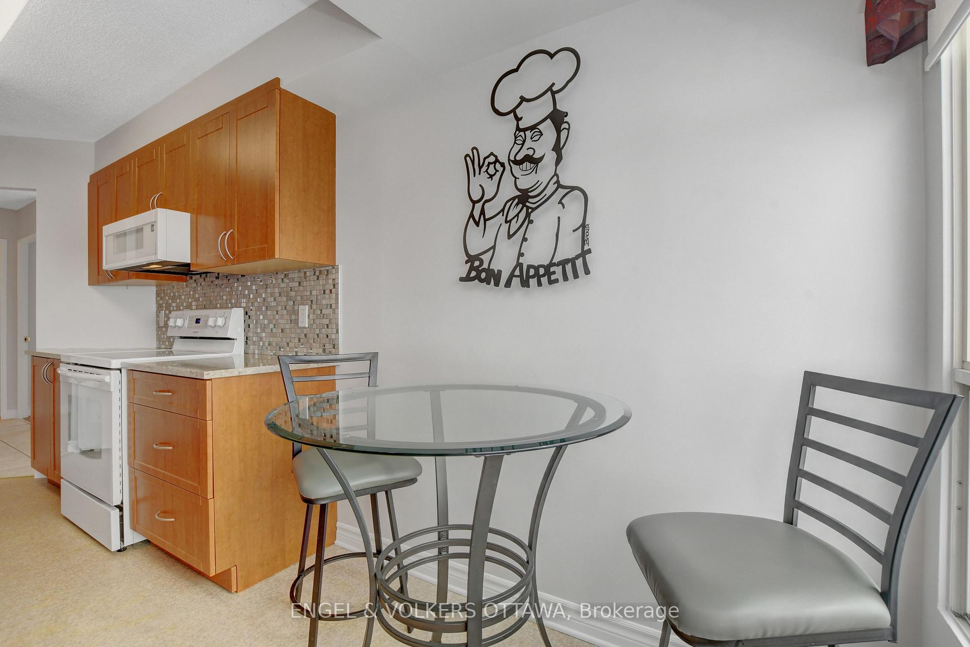 Photo 61 of Unit 2507, 545 St-Laurent Boulevard, Ottawa, Viscount Alexander Park — HOMEH