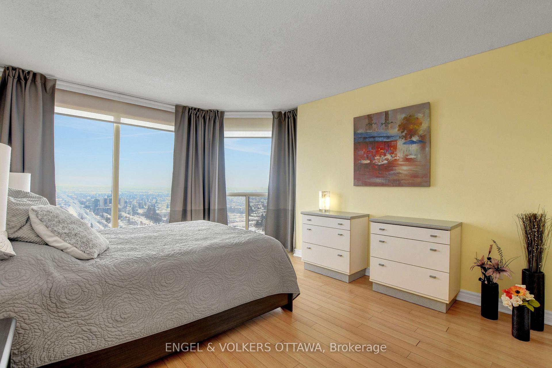 Photo 63 of Unit 2507, 545 St-Laurent Boulevard, Ottawa, Viscount Alexander Park — HOMEH