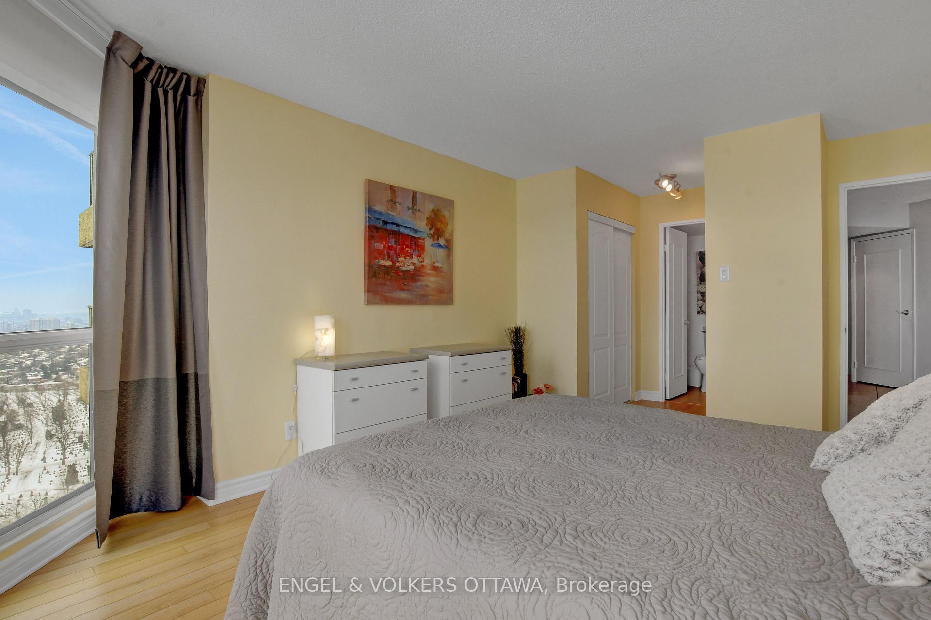 Photo 66 of Unit 2507, 545 St-Laurent Boulevard, Ottawa, Viscount Alexander Park — HOMEH