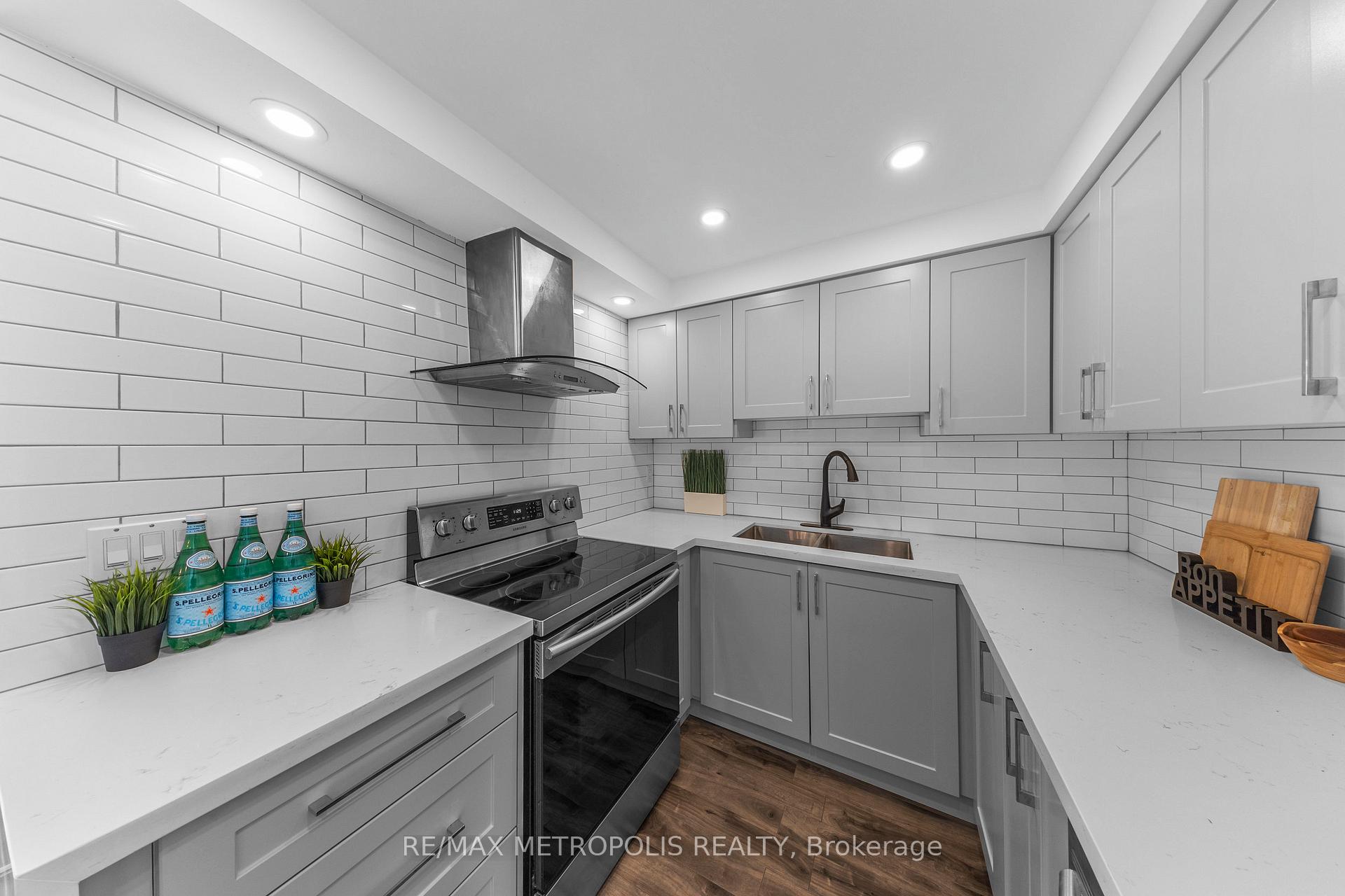 Photo 12 of Unit 507, 1530 Pickering Parkway, Pickering, Town Centre — HOMEH