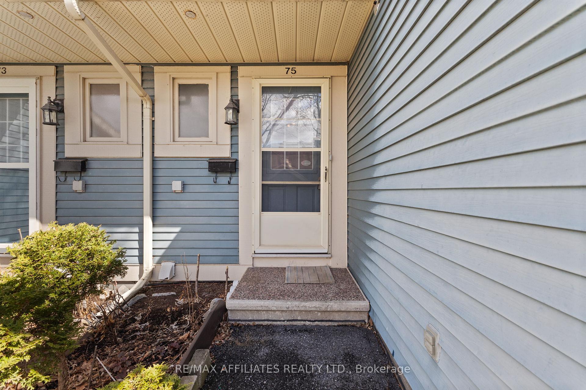 Photo 3 of 75 Saxton Private, Ottawa, Redwood Park — HOMEH