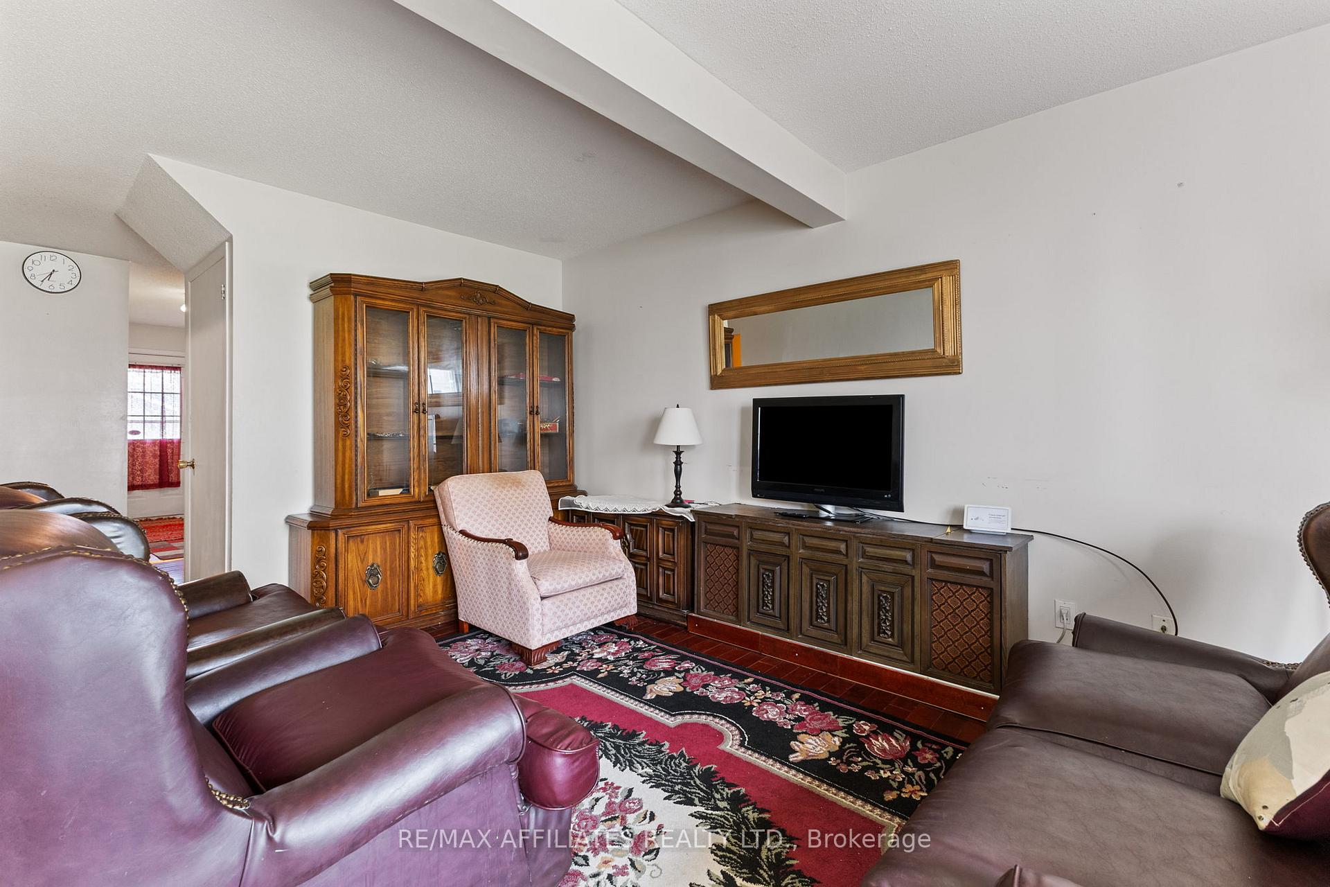 Photo 6 of 75 Saxton Private, Ottawa, Redwood Park — HOMEH