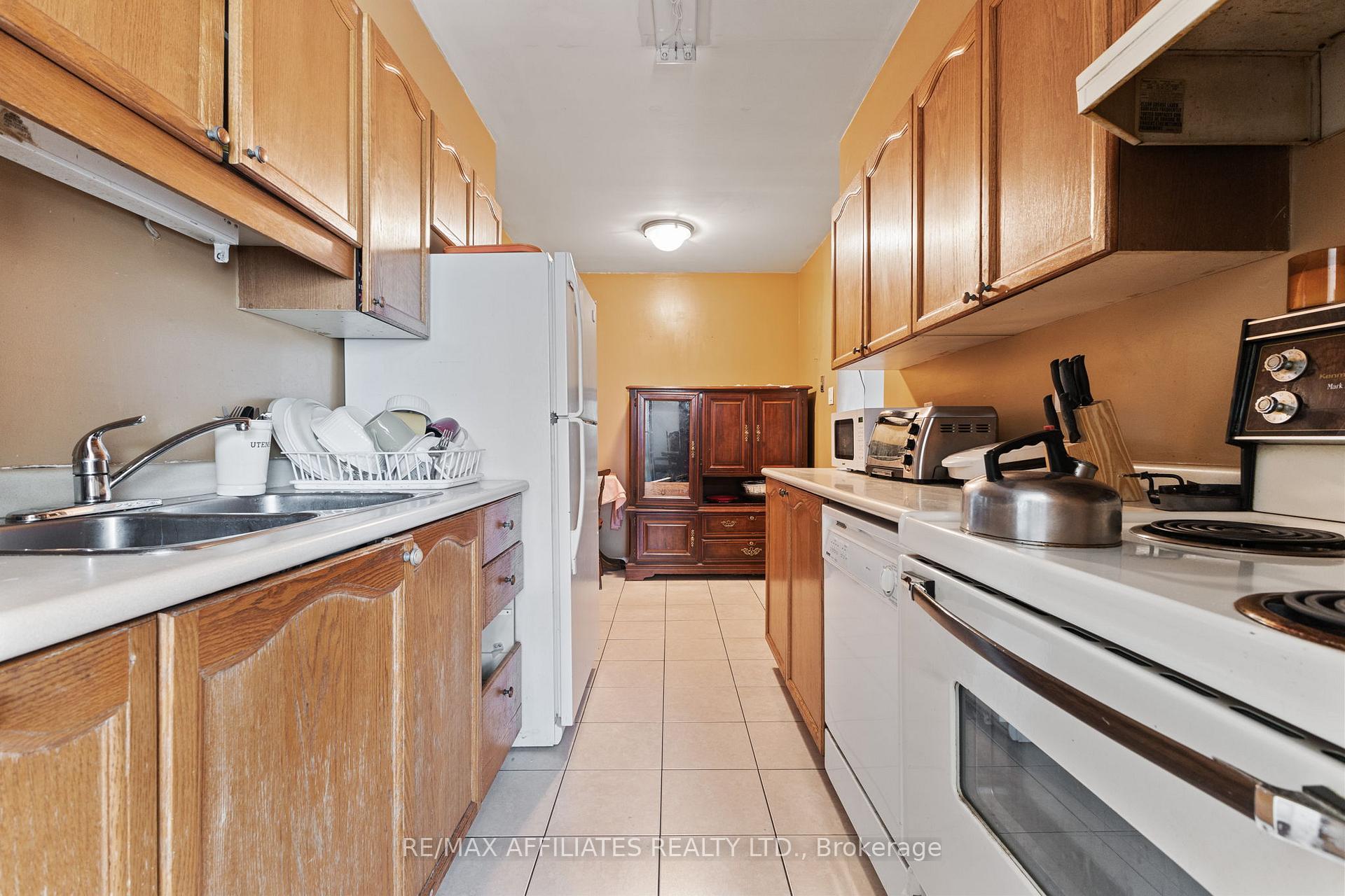 Photo 7 of 75 Saxton Private, Ottawa, Redwood Park — HOMEH