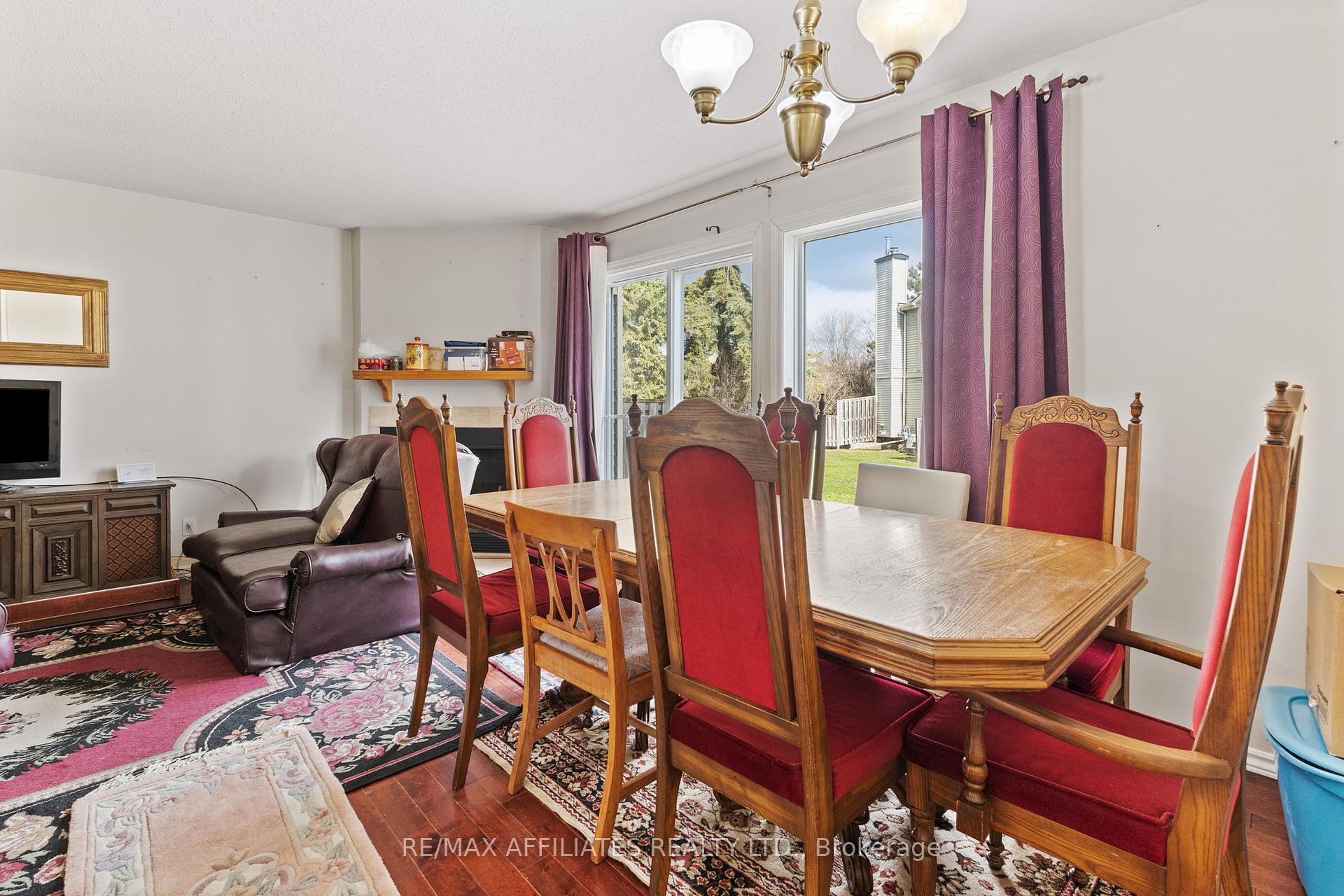 Photo 9 of 75 Saxton Private, Ottawa, Redwood Park — HOMEH