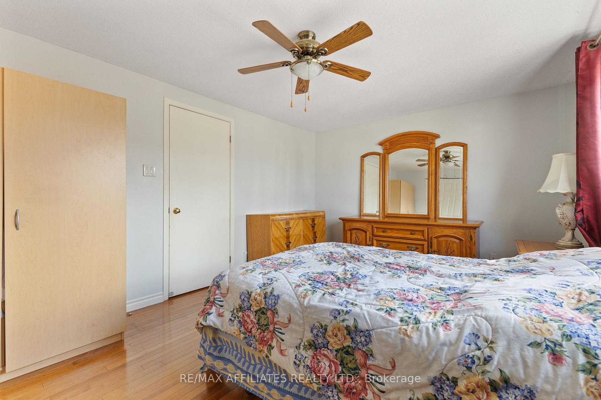 Photo 15 of 75 Saxton Private, Ottawa, Redwood Park — HOMEH