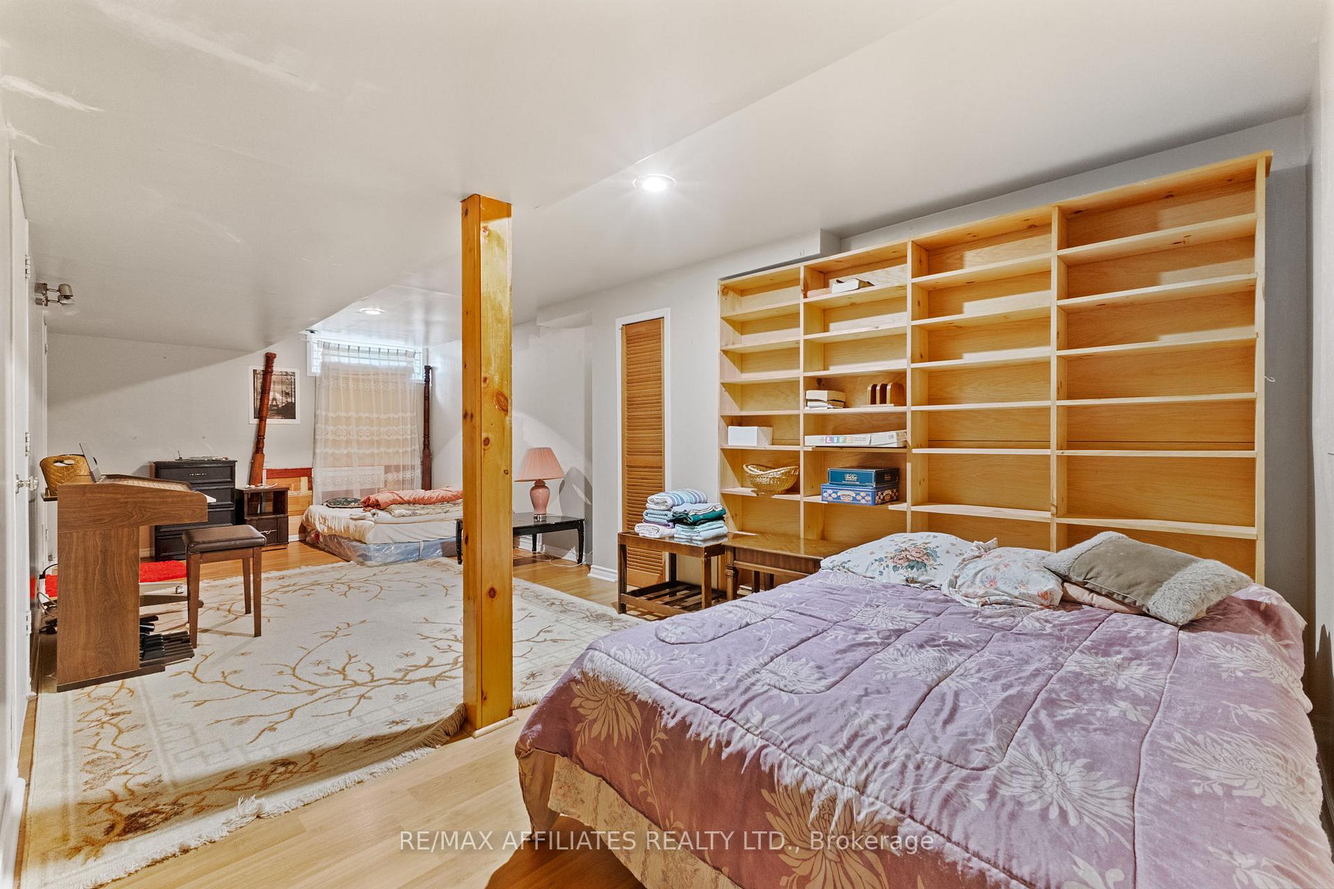 Photo 16 of 75 Saxton Private, Ottawa, Redwood Park — HOMEH