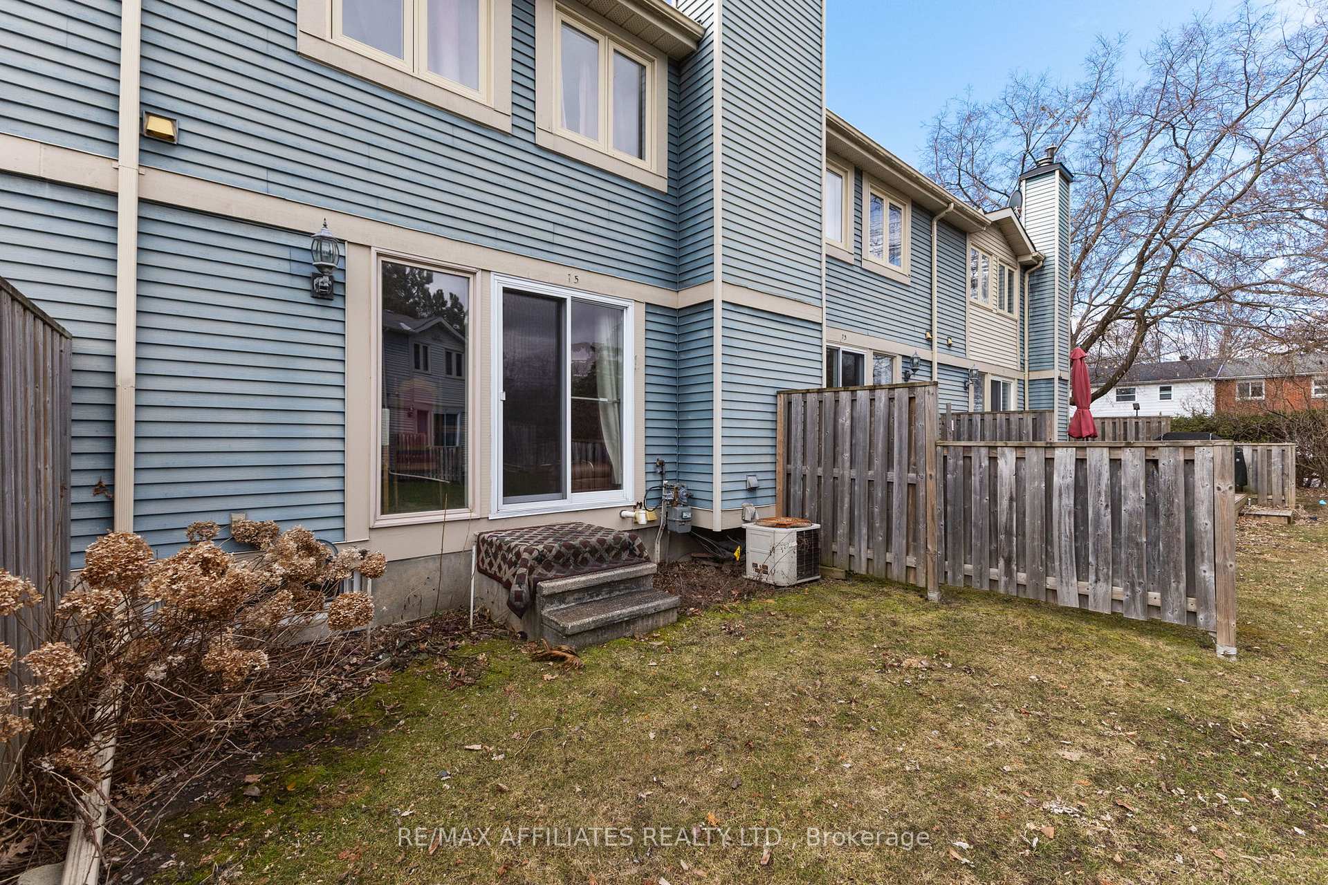 Photo 22 of 75 Saxton Private, Ottawa, Redwood Park — HOMEH