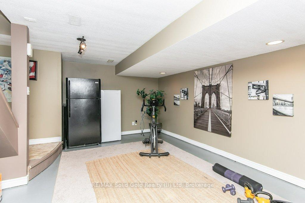 Photo 15 of 235 Fergus Avenue, Kitchener — HOMEH