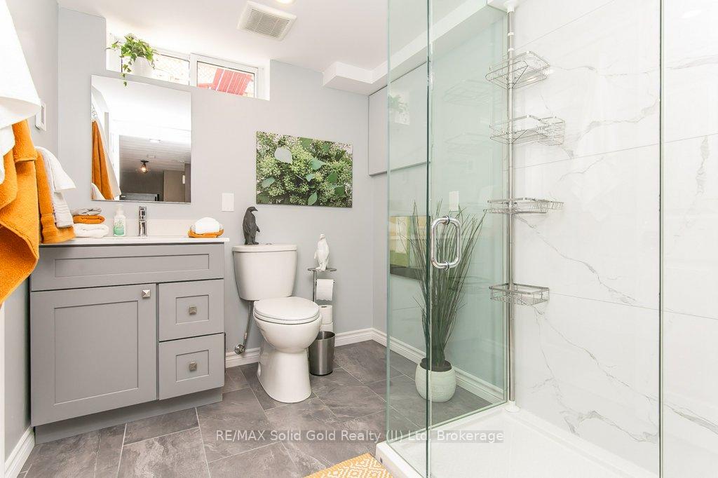 Photo 16 of 235 Fergus Avenue, Kitchener — HOMEH