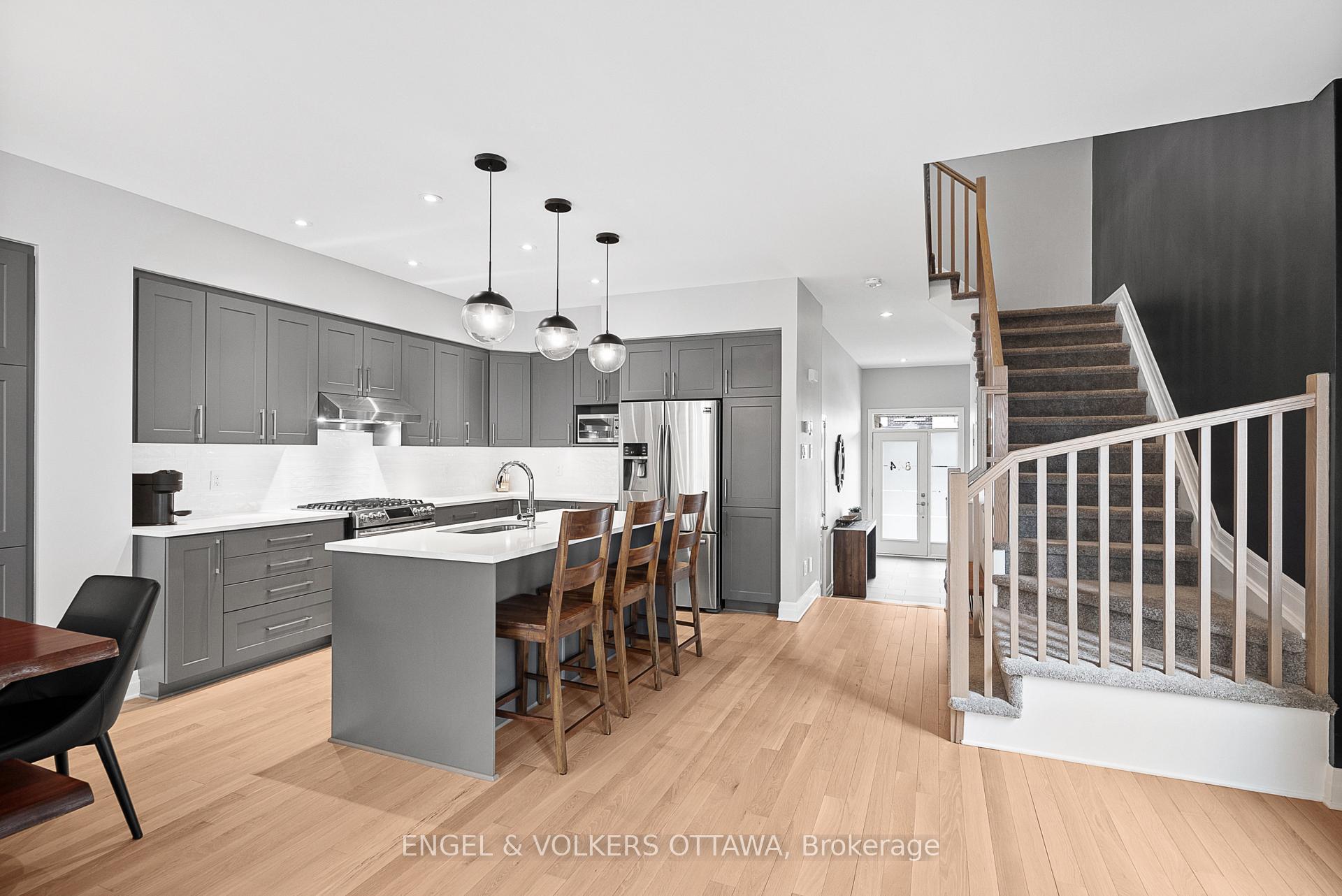 Photo 2 of 844 Quartet Avenue, Ottawa, Riverside South/Gloucester Glen — HOMEH