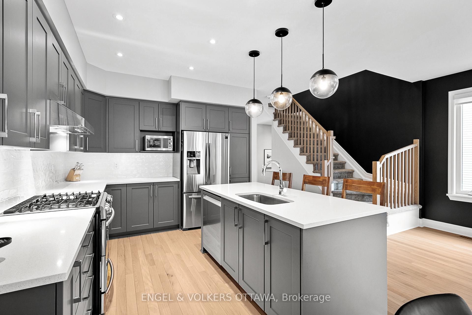 Photo 3 of 844 Quartet Avenue, Ottawa, Riverside South/Gloucester Glen — HOMEH