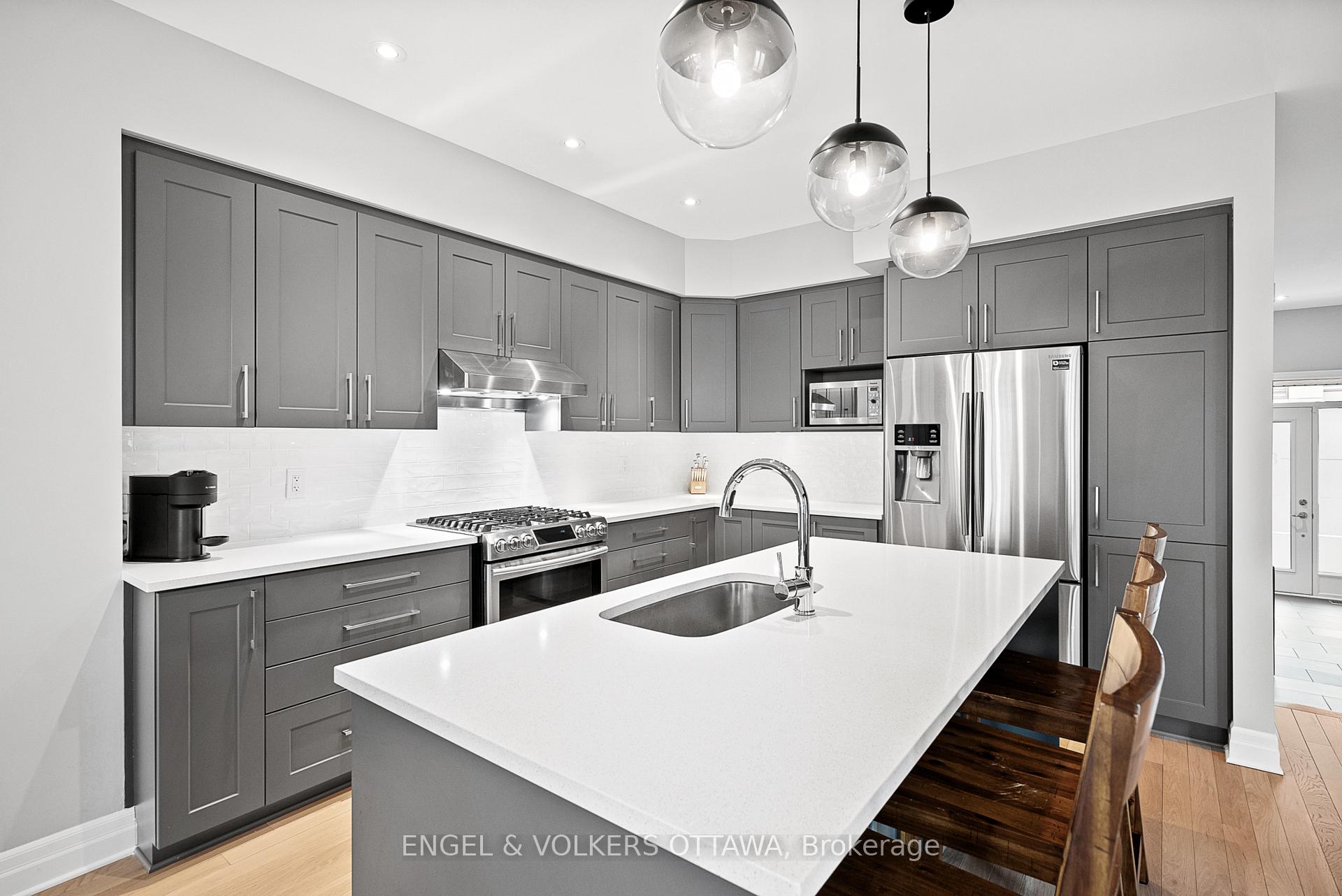 Photo 4 of 844 Quartet Avenue, Ottawa, Riverside South/Gloucester Glen — HOMEH