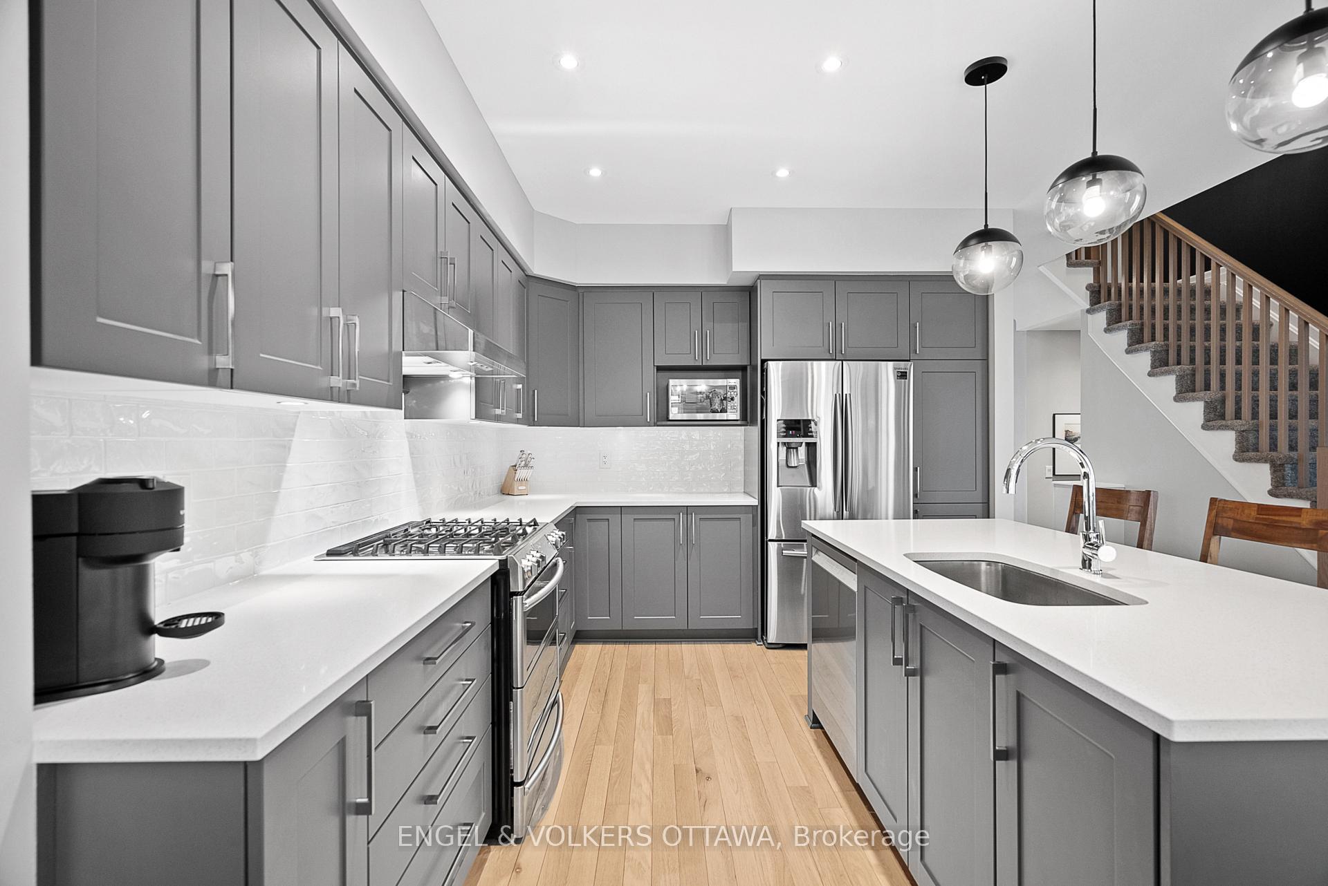 Photo 6 of 844 Quartet Avenue, Ottawa, Riverside South/Gloucester Glen — HOMEH