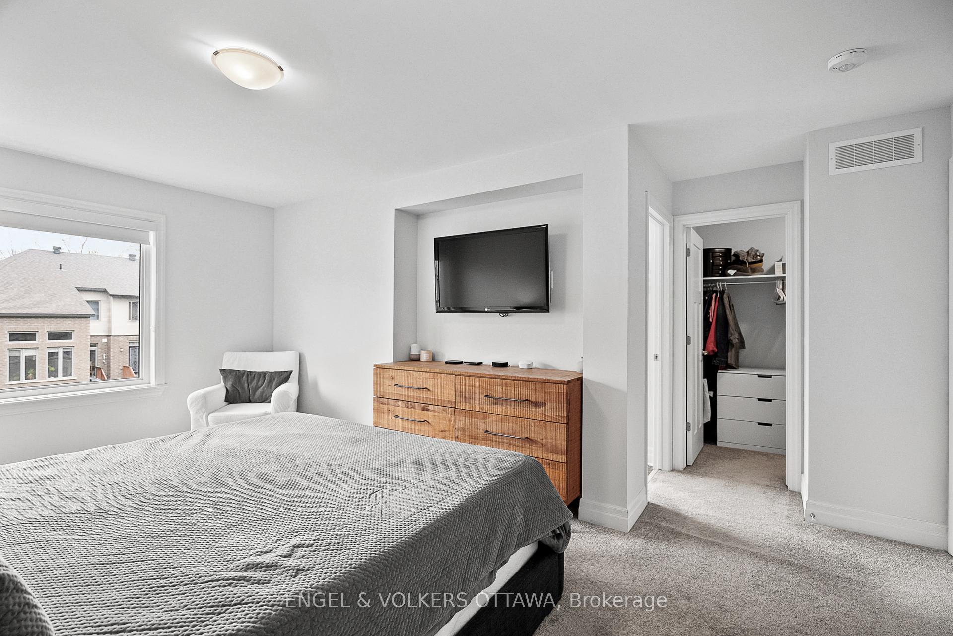 Photo 14 of 844 Quartet Avenue, Ottawa, Riverside South/Gloucester Glen — HOMEH