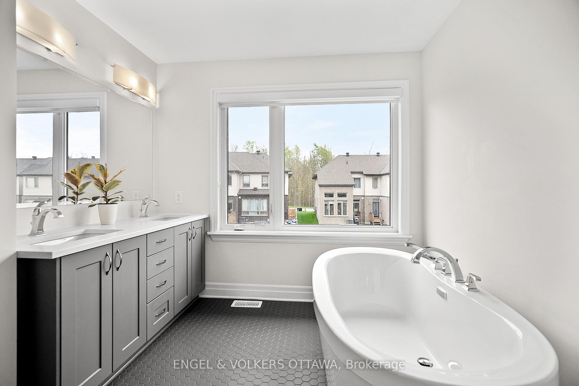Photo 15 of 844 Quartet Avenue, Ottawa, Riverside South/Gloucester Glen — HOMEH