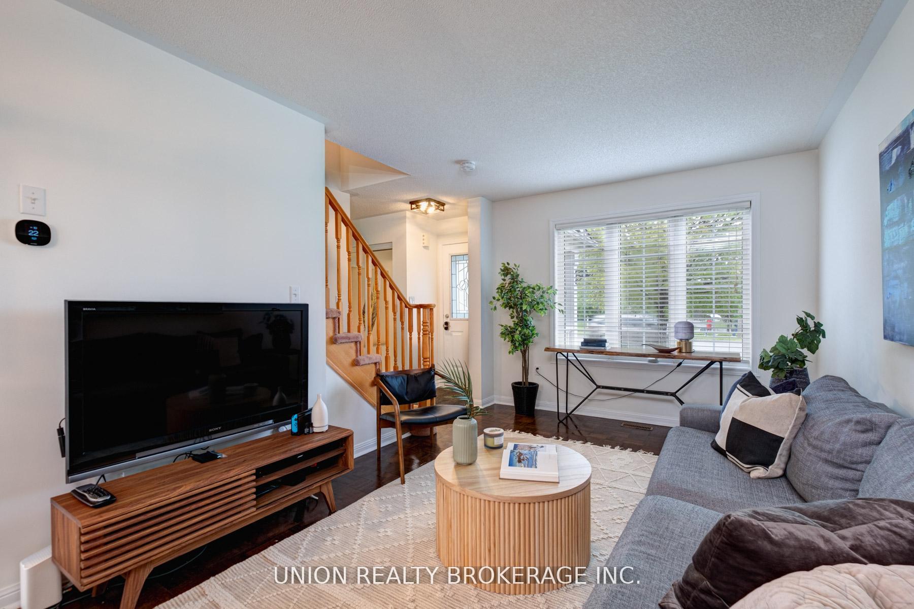 Photo 8 of 84 Worthington Avenue, Brampton, Fletcher's Meadow — HOMEH