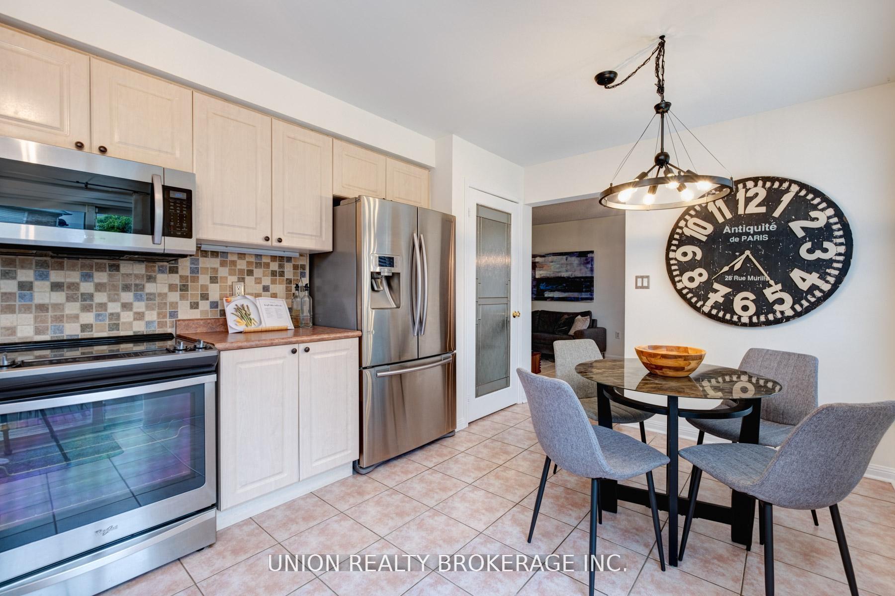 Photo 13 of 84 Worthington Avenue, Brampton, Fletcher's Meadow — HOMEH
