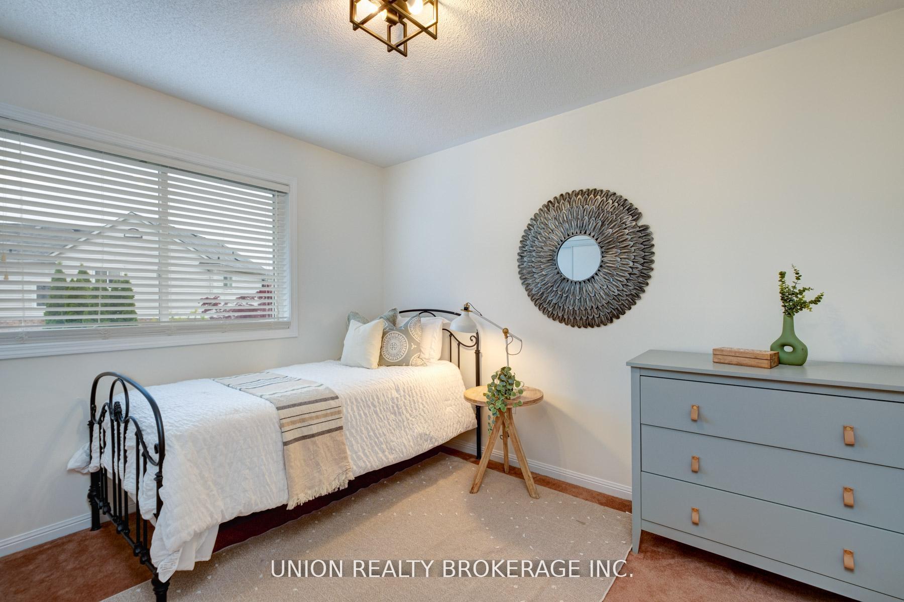 Photo 11 of 84 Worthington Avenue, Brampton, Fletcher's Meadow — HOMEH