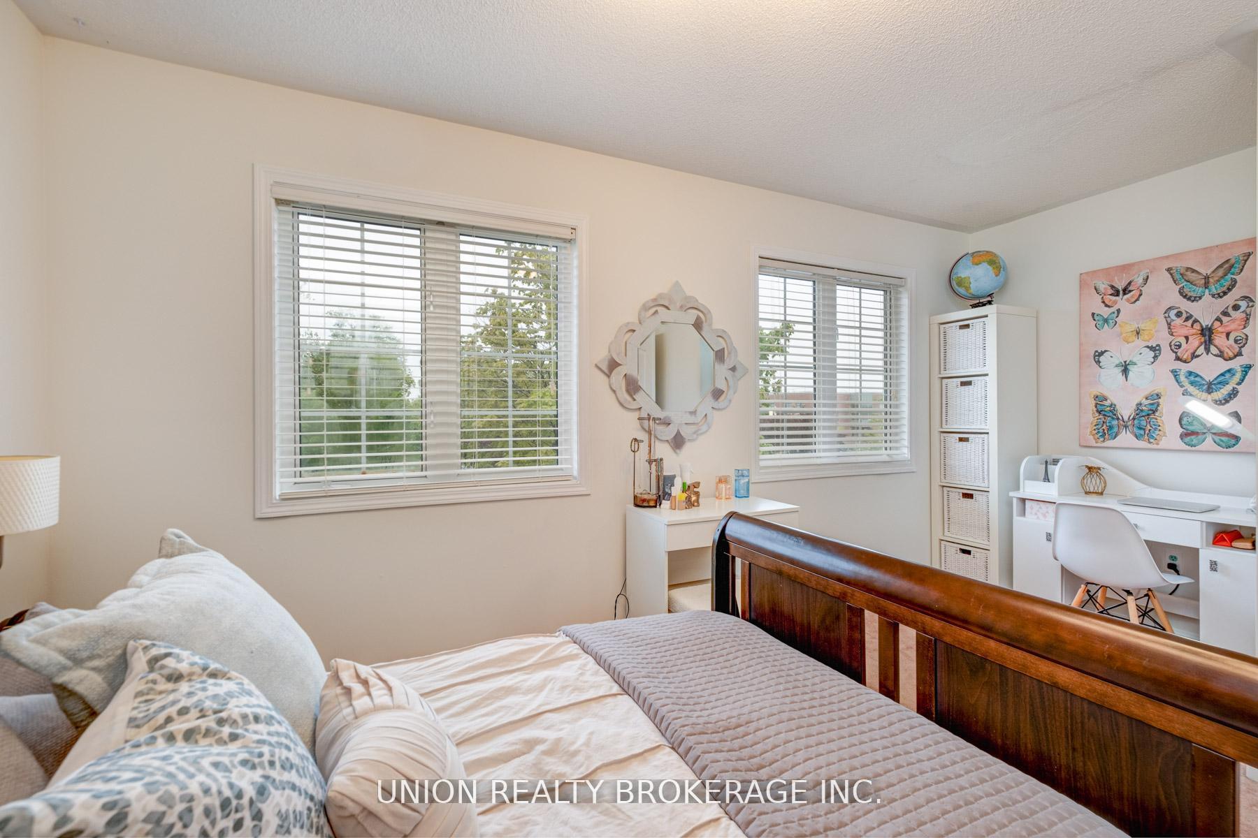 Photo 4 of 84 Worthington Avenue, Brampton, Fletcher's Meadow — HOMEH
