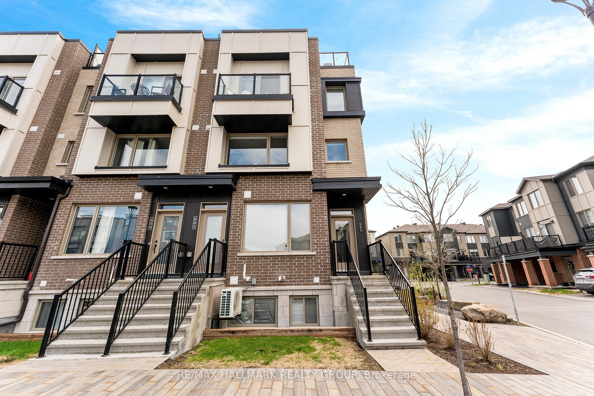 Photo 2 of 663 Makwa Private, Ottawa, CFB Rockcliffe and Area — HOMEH